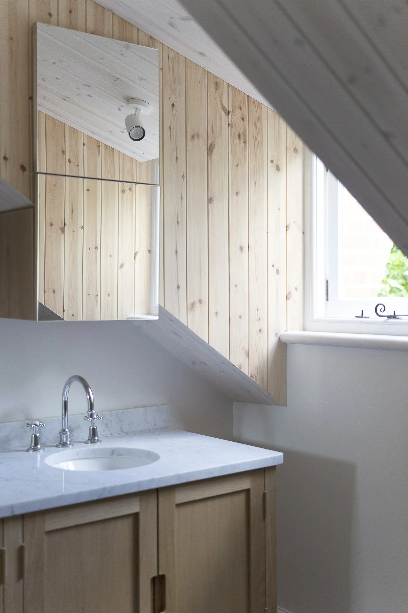 12bathroom2-2658.jpg