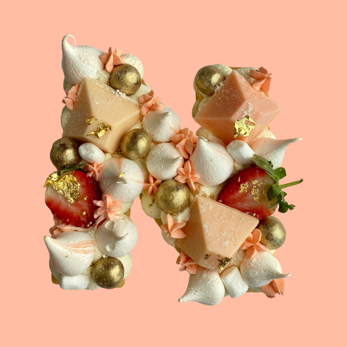 cookiecake-letter-meringue-strawberries-gold.PNG