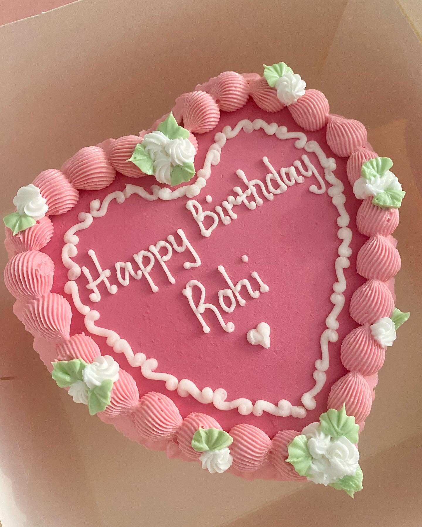 A little afternoon Deee-light!!!! 💓💓💓

For those that know me personally 😍&hellip;this cake has my name all over it! Something I would have for my own party&hellip;.the colours, the details&hellip;..what a gorgeous request by a client! 🌸🌸🌸
