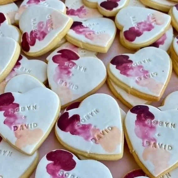 Burgundy is having a MOMENT 💋🍷❤️✨ and we are HERE for it!! These luxe love-heart cookies are giving romance, giving chic, giving all the vibes 😍💕 Perfect for weddings, engagements or just because ✨💌🍪

Who else is obsessed with this deep, dreamy