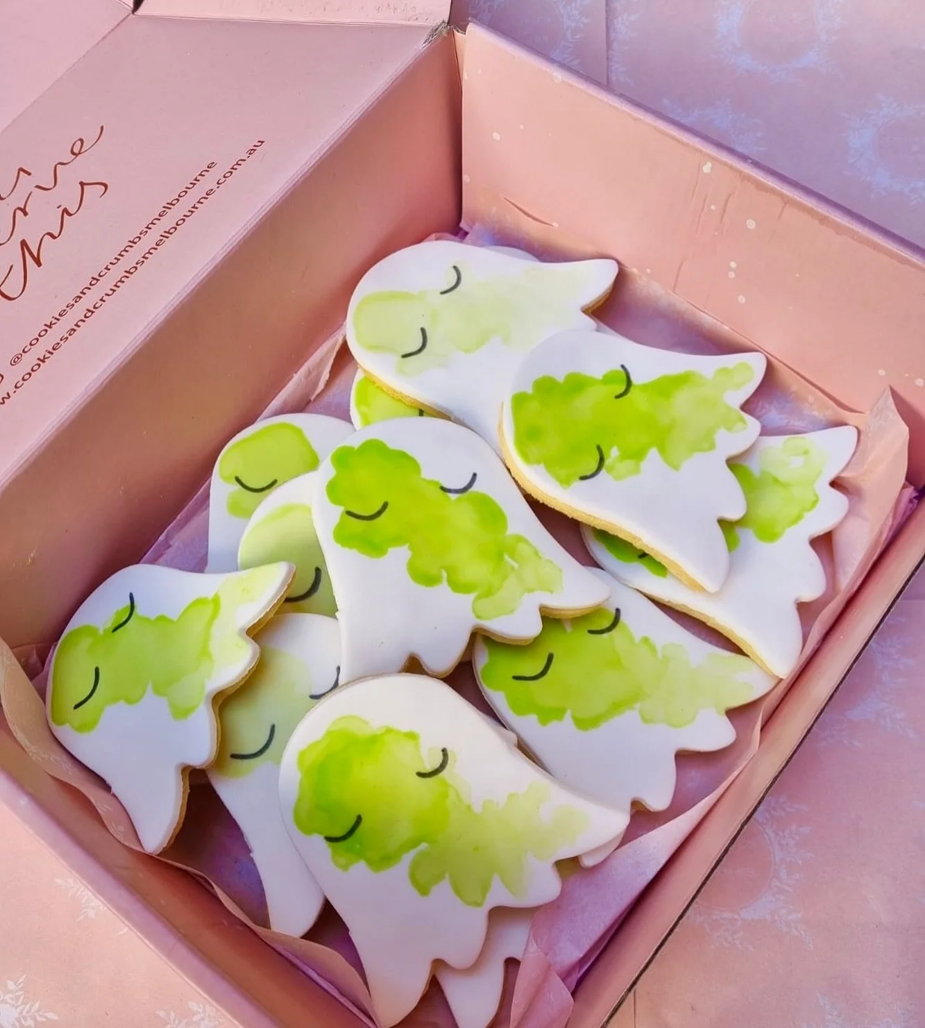 👻 The spooky season is creeping up fast&hellip; and these little ghosts are ready to haunt your snack table (in the sweetest way possible)! 💚✨
Boo-tiful, delicious, and just a bit too cute to be scary! 🎃

#SpookySeason #BooCrew #HalloweenCookies #