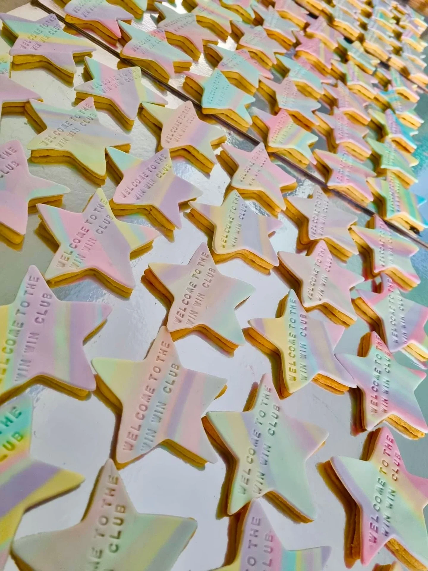 🌈✨ WELCOME TO THE WIN WIN CLUB 💫
these dreamy pastel star cookies were giving main character energy today &mdash; soft, sweet &amp; ready to steal the spotlight ⭐️💖 @revofitness 

Perfect for launch events, team wins &amp; brand moments that deser