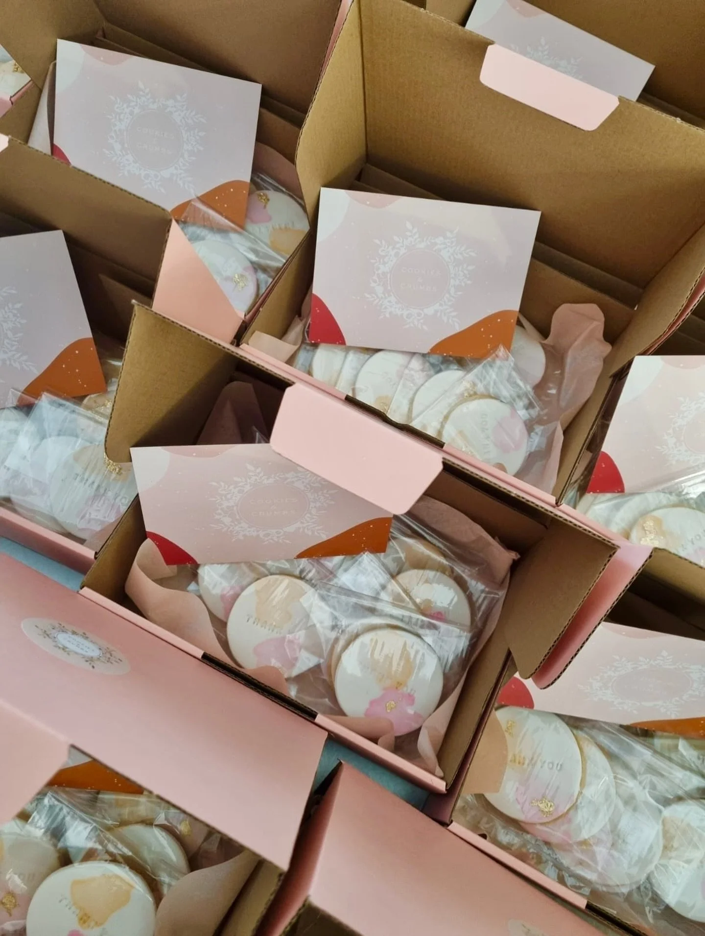 ✨🎁 gifting season in FULL swing 🎁✨
our pink boxes of christmas magic are officially leaving the bakery and heading straight to your clients, teams &amp; besties 💖🎄
hand-packed, sweet, festive &amp; guaranteed to make you look like the organised q
