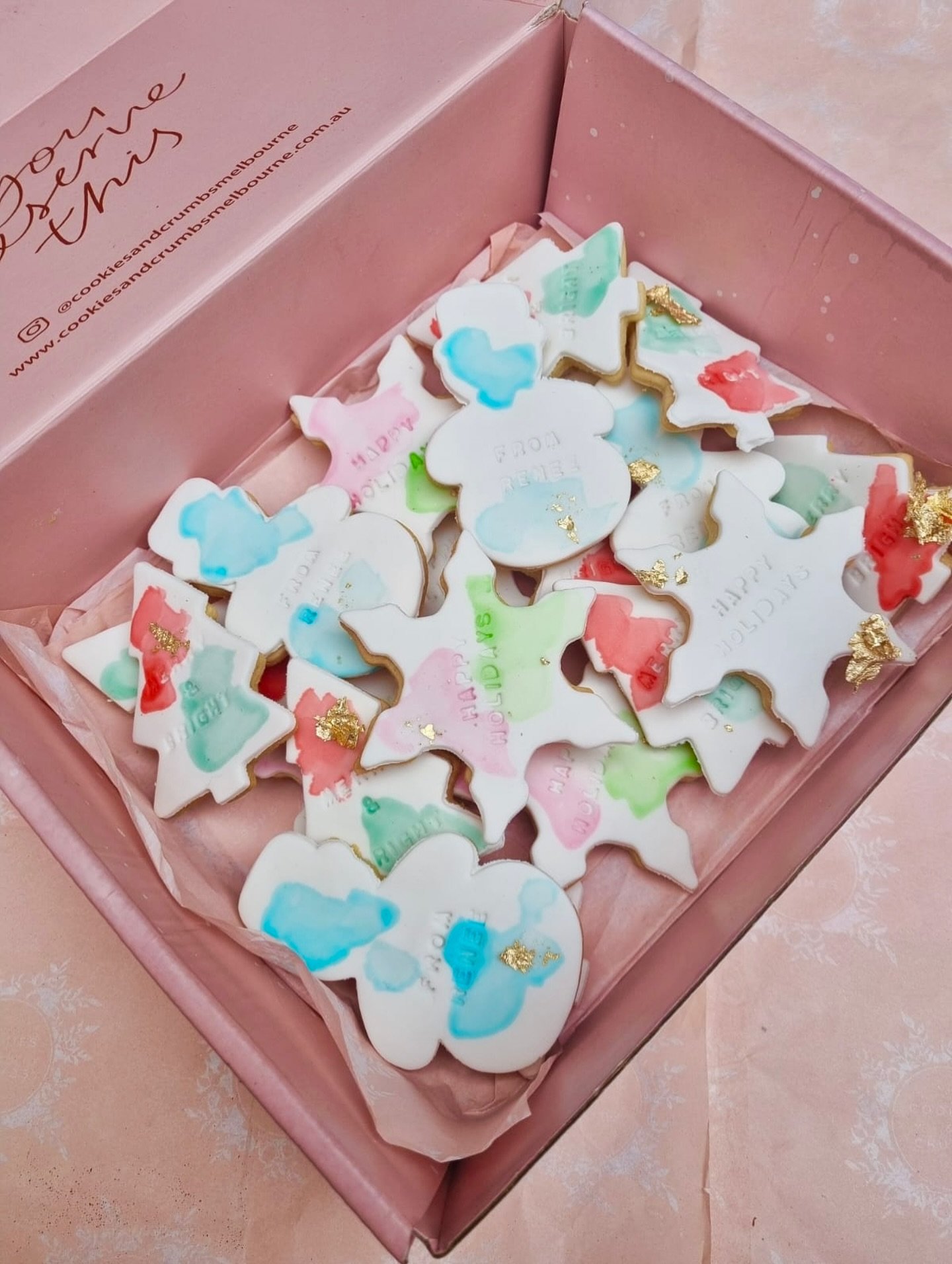 ✨ Our Christmas Mix Cookies are here! ✨
A dreamy little box of hand-painted holiday shapes, soft colours, edible gold and all the Christmas magic baked in. 🎄💖
Perfect for gifting, sharing&hellip; or hiding from the family and keeping for yourself ?