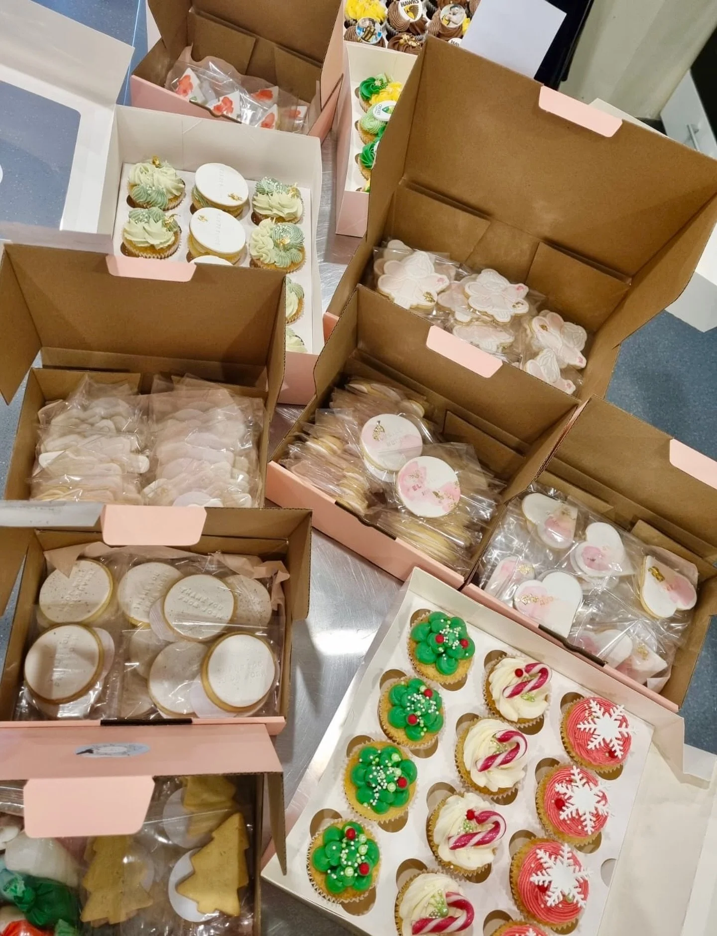 So grateful for the absolute madness (the best kind!) 🎄🧁
Boxes packed, benches full, hands covered in buttercream 🤍
Thank you to every single person who ordered, supported, shared and trusted us with your celebrations &mdash; we truly couldn&rsquo