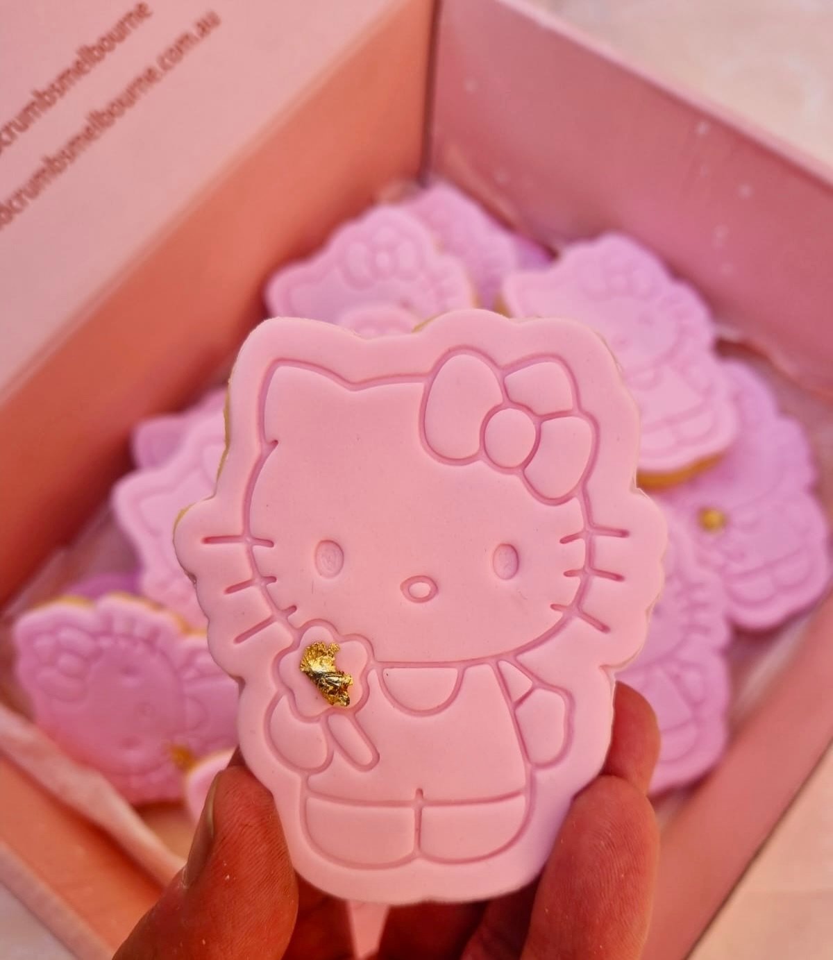 She&rsquo;s pink, she&rsquo;s iconic, and she&rsquo;s just landed online 🎀✨
Our sweetest kitty cookies are here &mdash; hand-finished, pretty in pink and sprinkled with a touch of gold 💕
Perfect for parties, gifting or a little treat-yourself momen