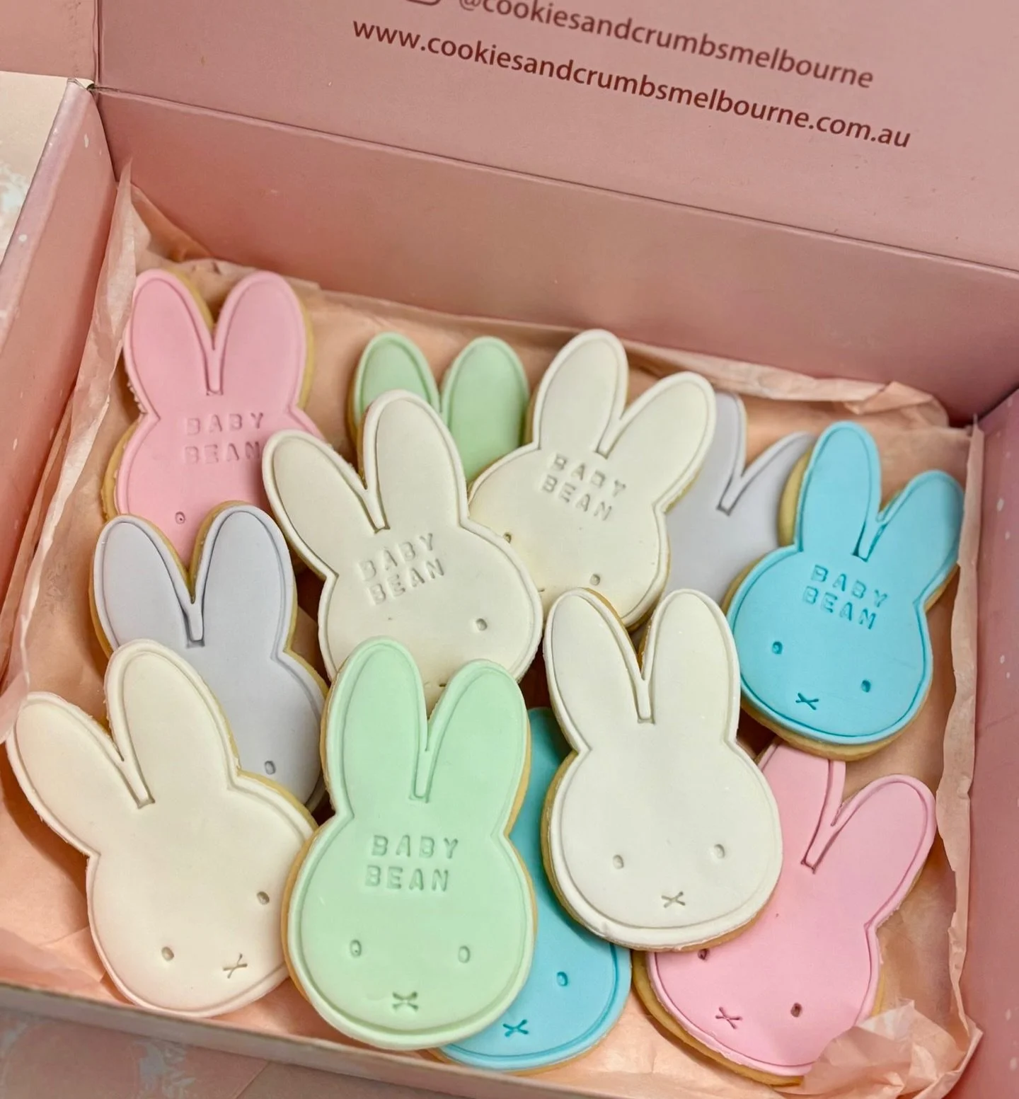 Saturday night sweetness 🐰✨
Freshly boxed Miffy cookies in the softest pastel hues &bull; because not every Saturday night needs heels and cocktails&hellip; sometimes it&rsquo;s sugar, pink boxes and a little bit of cute chaos 🤍🍪

Perfect for baby