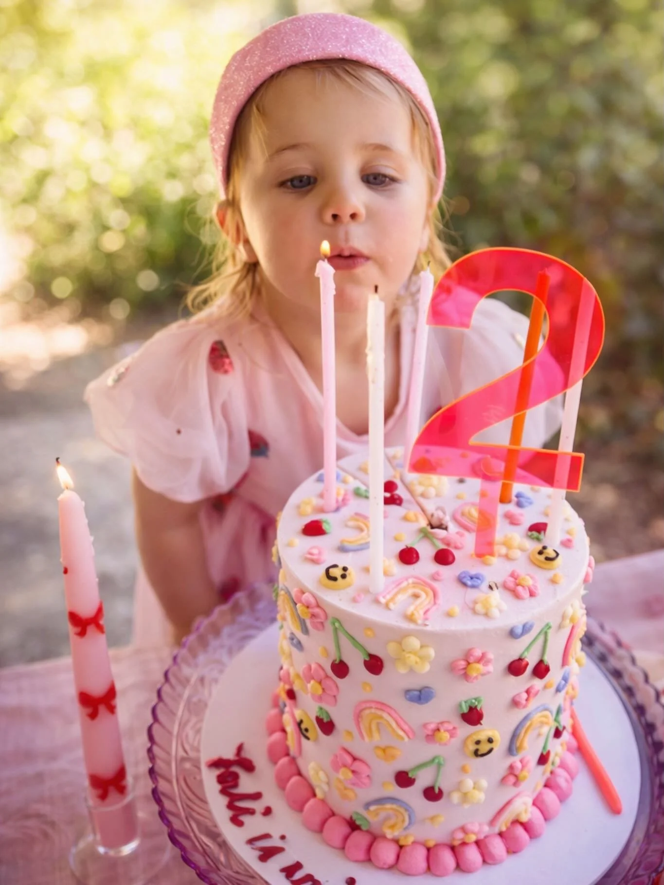 Hand-piped buttercream magic for a very special TWO 💗✨
Cherries, rainbows, florals and the sweetest sprinkle details - every inch crafted to celebrate.

Custom cakes made to be remembered. 🎂

#melbournecakes #buttercreamart #kidsbirthdaycake