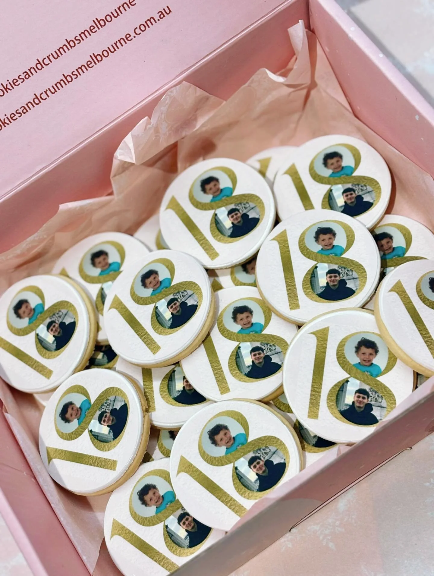 When the cookies match the invite perfectly ✨

These custom 18 cookies were designed using the exact image from the invitation so everything ties in beautifully. The little photos inside the numbers make them extra special too 🥹💛

We love when all 