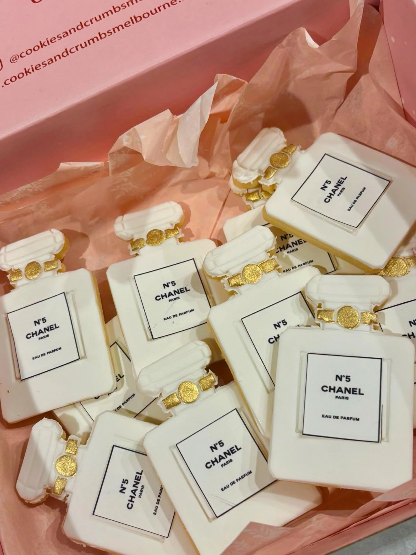 Luxury in every detail ✨

These custom perfume bottle cookies were designed to bring a touch of elegance and sophistication to any celebration. From the crisp white finish to the gold accents and iconic design, every piece is hand-crafted with precis