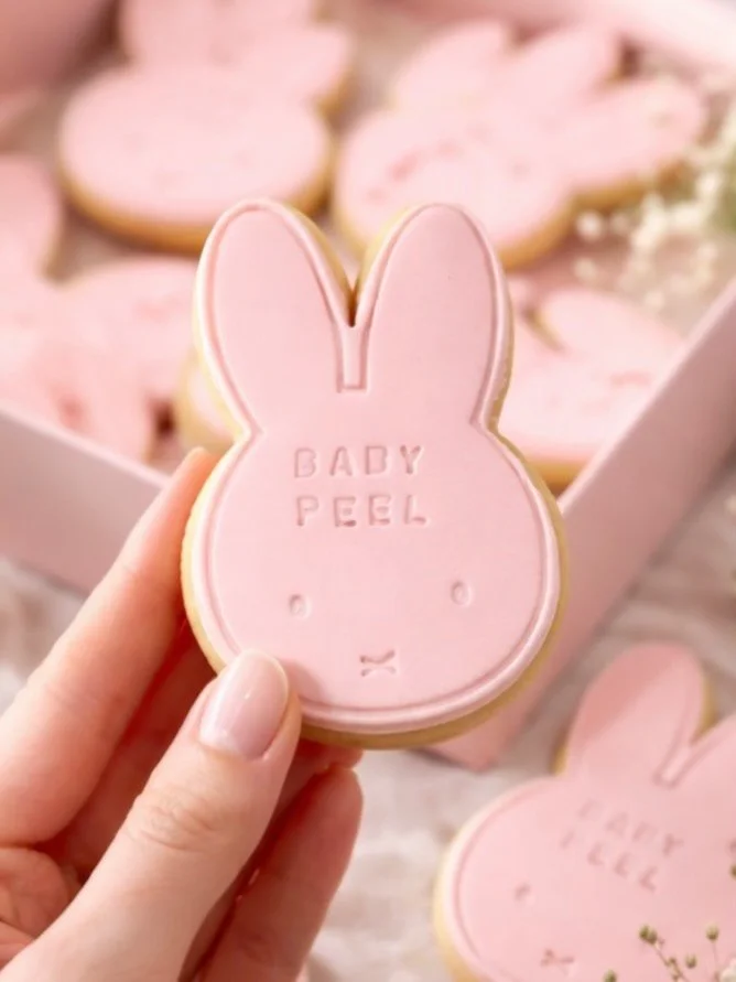 The sweetest little moment in every detail 🤍🐰
Custom bunny cookies for Baby Peel, designed to be soft, simple, and oh-so special ✨

A little keepsake&hellip; almost too pretty to eat 🐰&hearts;️