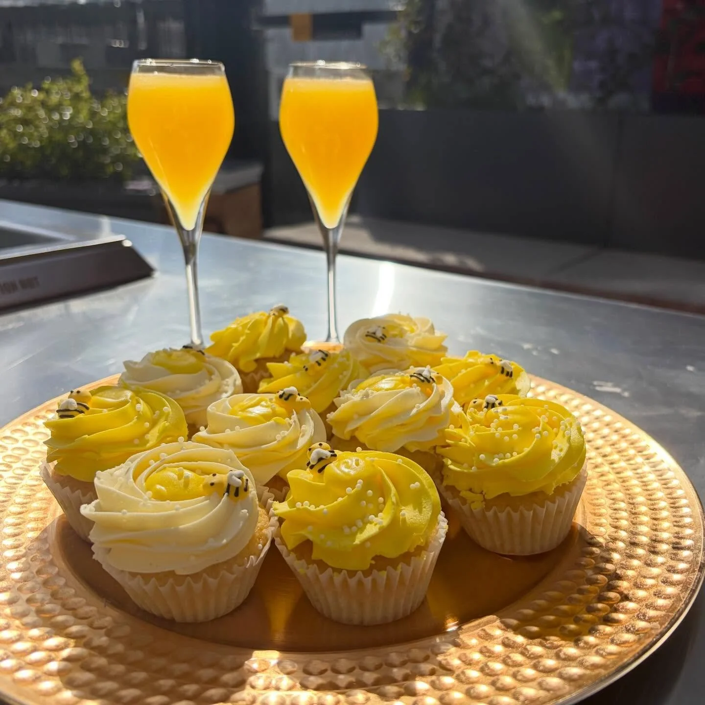 A little buzz for a big moment 🐝✨

Custom bee cupcakes created for the Bee Release Ceremony at MQ Tower 💛 celebrating sustainability, community, and the tiny pollinators that make a big impact.

Sunshine swirls, delicate details, and the sweetest l