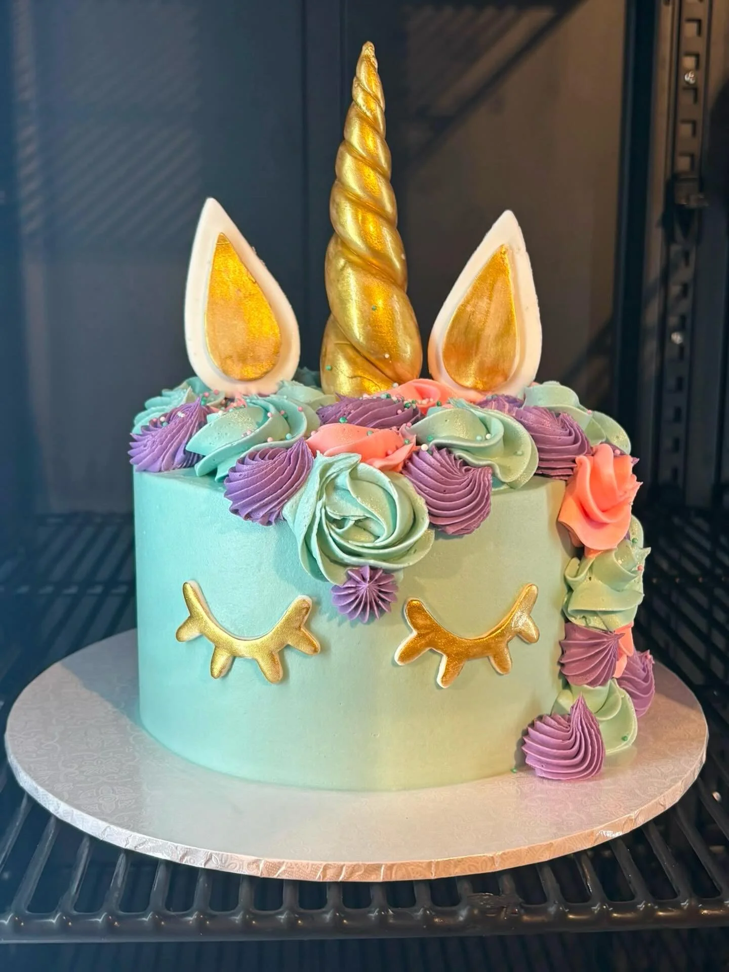 ✨ Making dreams a little sweeter, one unicorn cake at a time in Melbourne! 🦄💜💖✨

🦄🌈 Pastel swirls, golden magic and unicorn dreams. The perfect cake for a magical celebration! ✨

Gold horn, fluffy buttercream and a whole lot of sparkle ✨🦄 This 