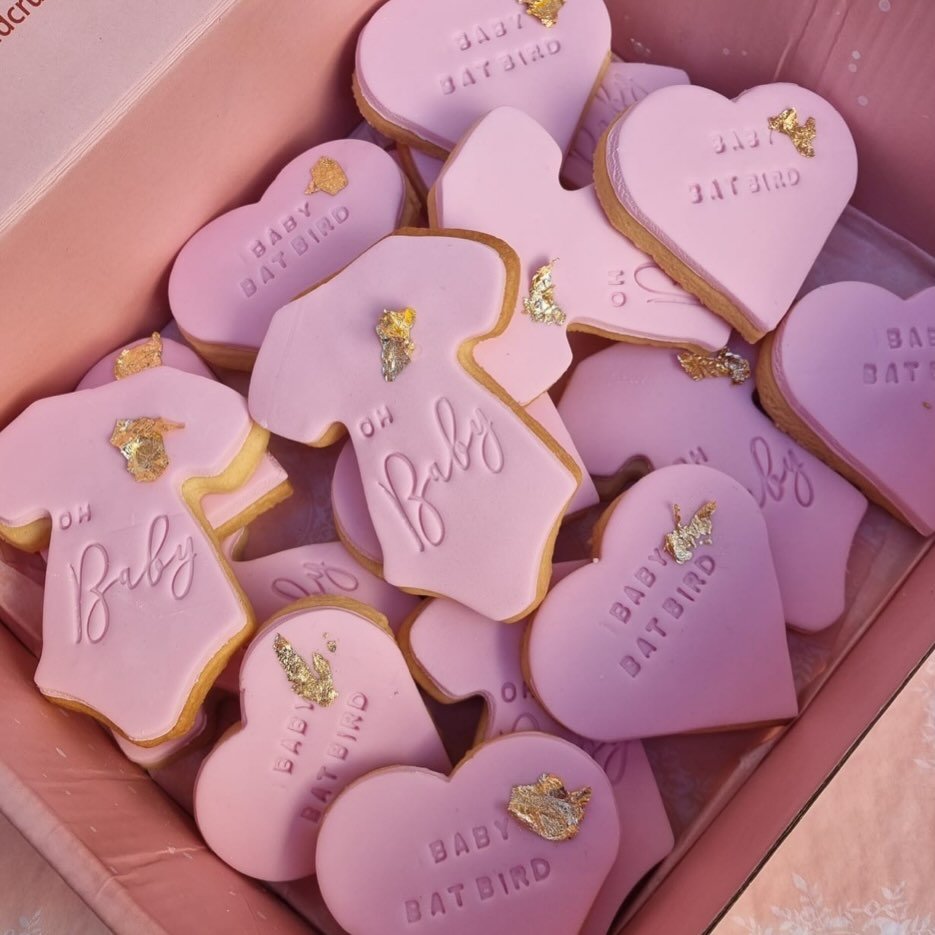 🎀💗 Oh Baby! 💗🎀

The sweetest way to celebrate a little girl on the way ✨

Custom baby shower cookies featuring baby onesies, hearts, soft pink icing and touches of gold leaf for a beautiful and elegant finish.

Made to match your event perfectly 