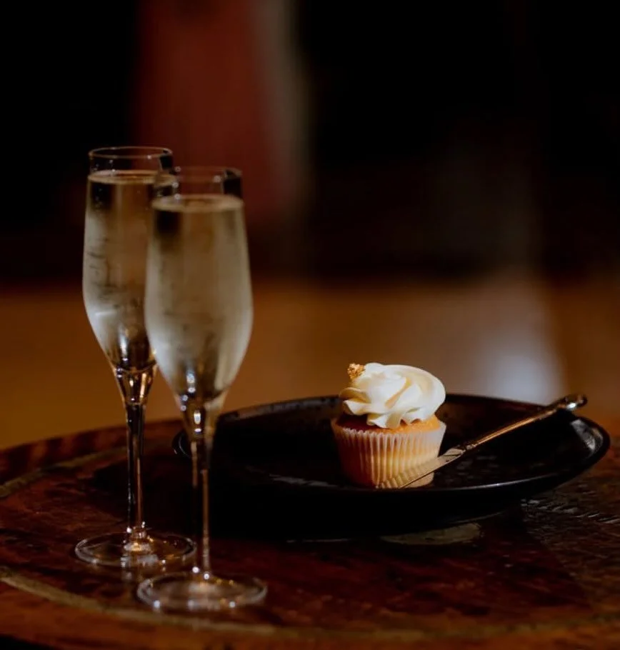 Simple. Sophisticated. Pure elegance. 🧁✨🤍

#weddingcupcakes #melbournecupcakes #weddinggoals