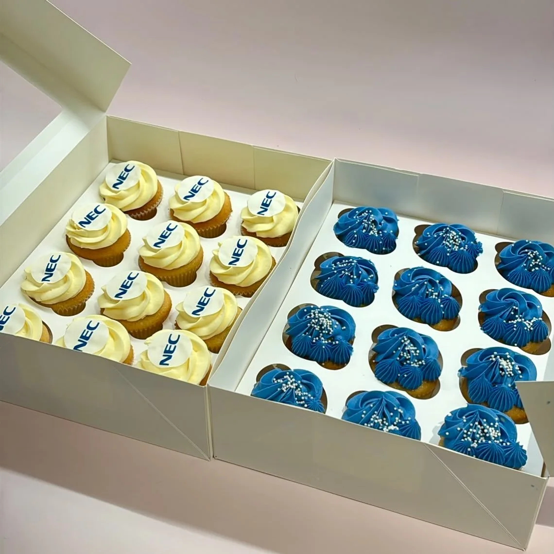 Absolutely love always creating for our client @melbourneqtr @lendlease 🙌🙌🙌

This time our branded logo cupcakes and matching rosette cupcakes for @necaustralia &bull; always a pleasure and look forward to the next creation ❤️🫶🏻🥂

#logocupcakes