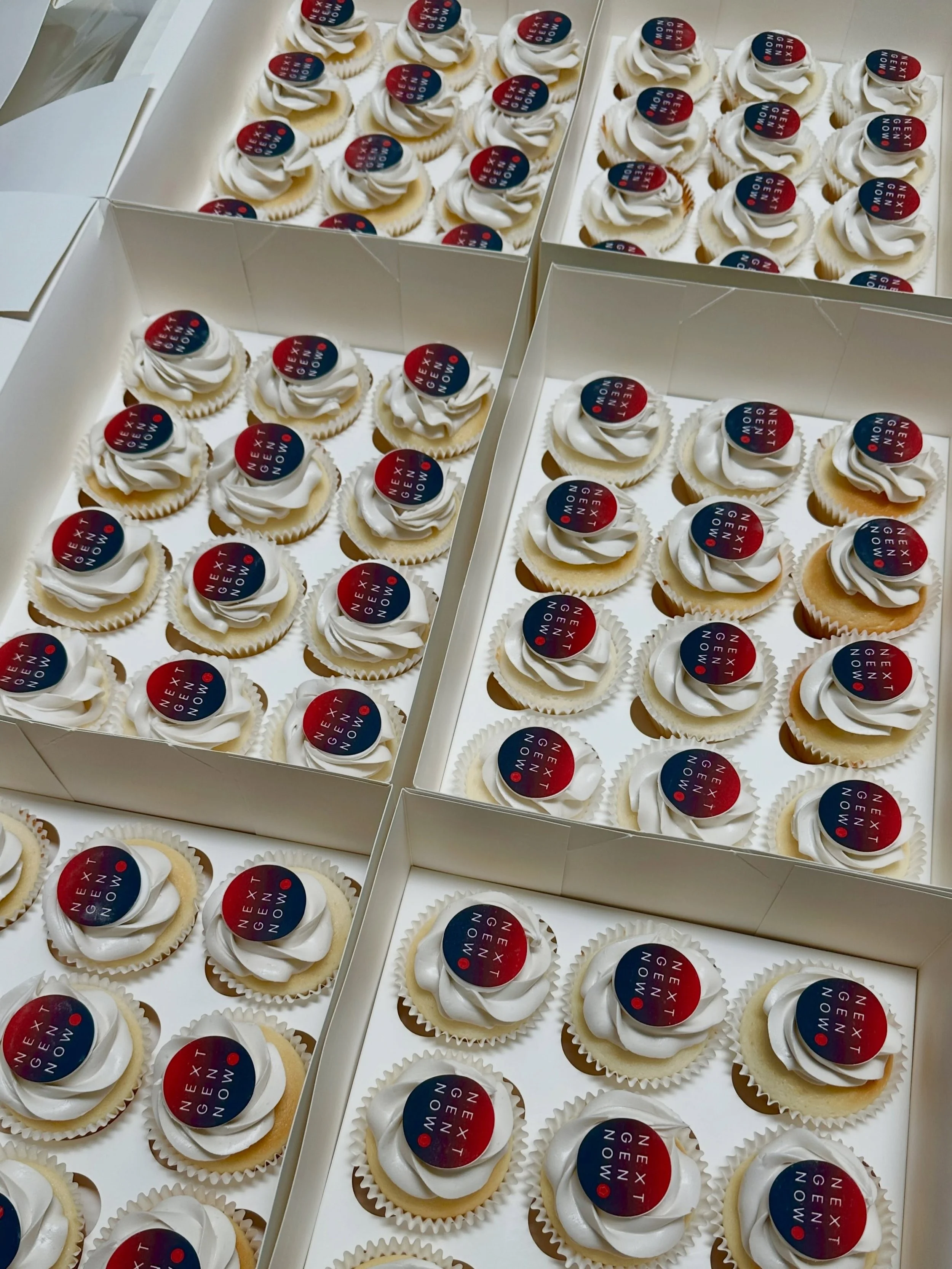 ✨ A little sweetness for the team at REA HQ! 🧁 @realestateaus 

These beautiful logo cupcakes were made for Real Estate Australia HQ &mdash; perfectly piped, individually boxed and finished with their custom edible logo. ❤️💙

Because nothing says t