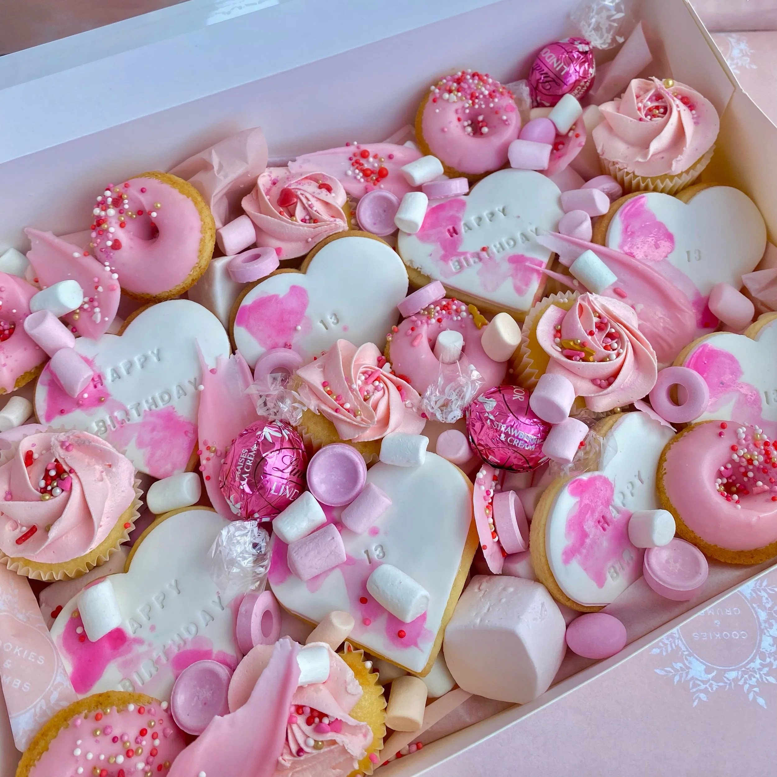 The Party babe dessert box is ready to roll!!!! 💓💓💓