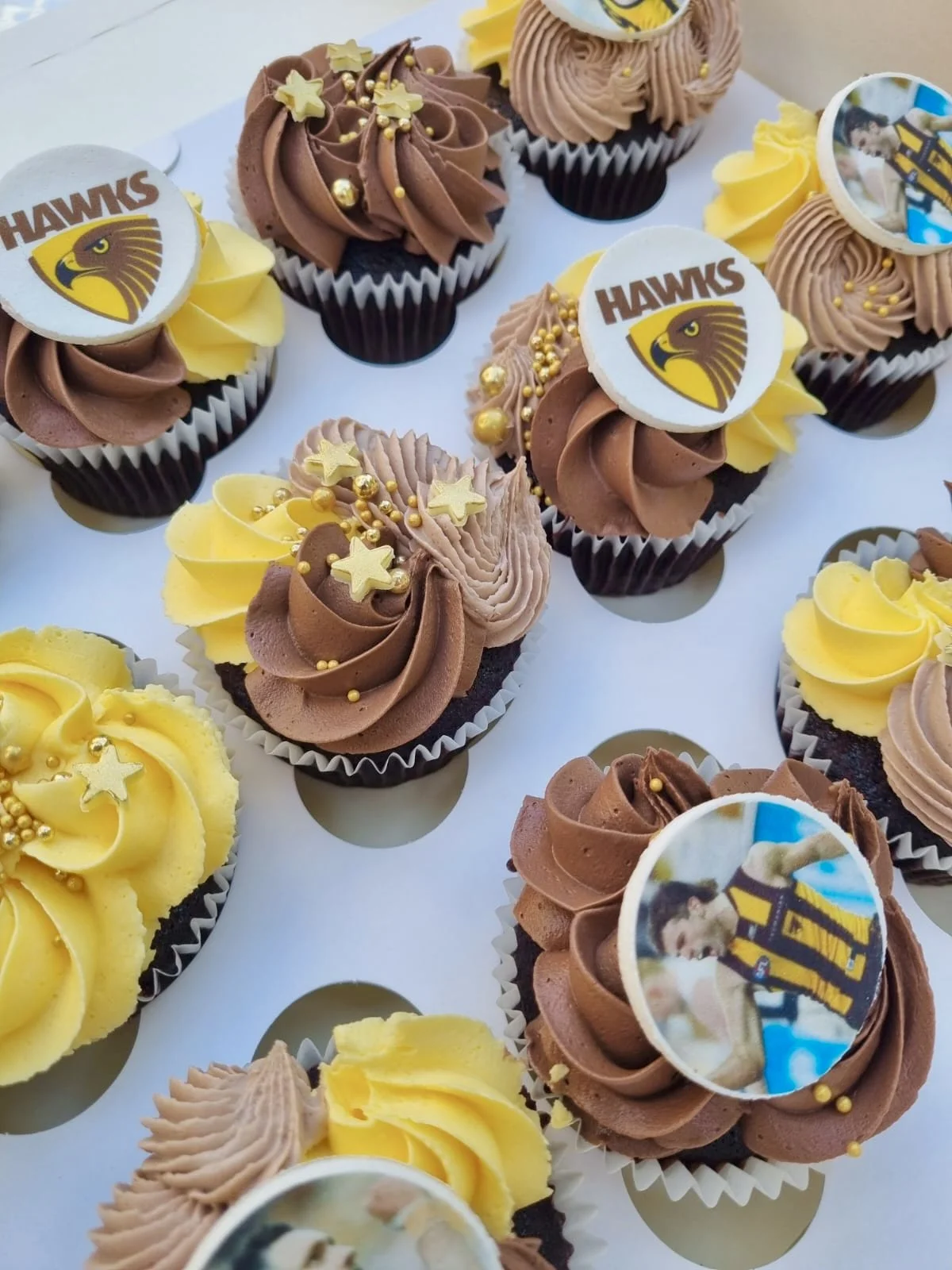 cupcakes-footy-team-birthday-yum-chocolate.jpg