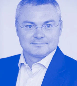 Markus Ertler Markus Ertler ist einer der digitalen Pioniere Österreichs. Bereits 1982, mit zehn Jahren, begann er zu programmieren, 1994 gründete er mit seinem Bruder die erste Immobilienplattform Europas - Immobilien.NET - und machte sie zum Marktführer. Mit ihrem Verkauf landetet er 2014 den größten Classified Exit Österreichs. Seitdem verfolgt er seine Passion als Serial Entrepreneur und Business Angel und unterstützt durch sein leidenschaftliches Coaching zahlreiche Jungunternehmer. Derzeit ist er an über 15 Startups aus den Bereichen Blockchain, Proptech, Digitalisierung, Artificial Intelligence, Big Data und Medtech beteiligt. Markus Ertler ist Certified Business Angel, Super Angel of the Year 2015 und wurde in den Aufsichtsrat der Startup300 AG gewählt. Foto-Credits: Anna Stöcher
