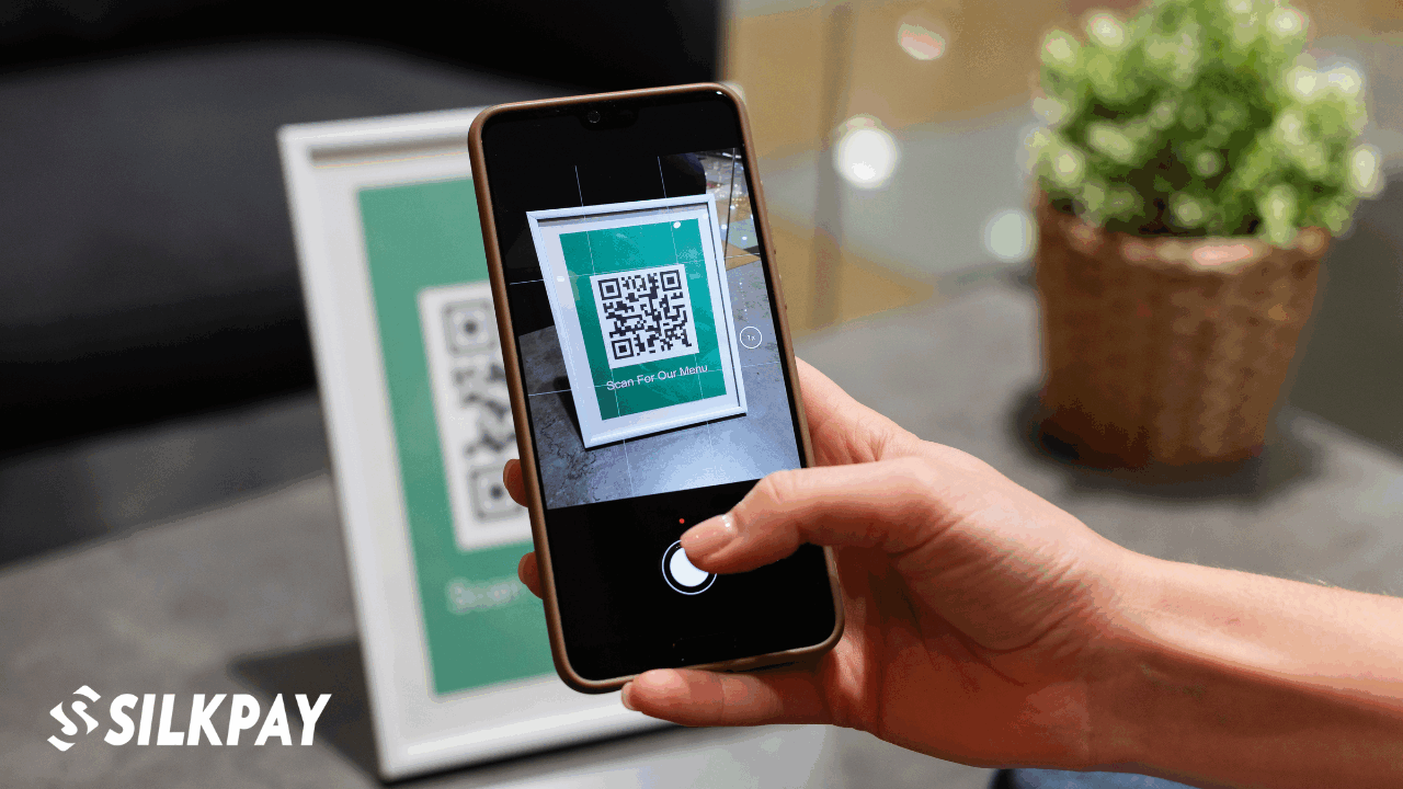 What are static and dynamic payment QR codes?