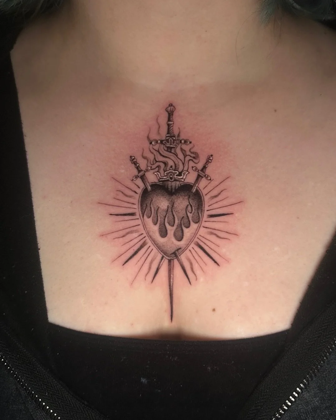 Sacred heart &amp; swords for @iislaura 🖤💍
That&rsquo;s two hearts she&rsquo;s claimed off me now&hellip;.
Really love how this one came out, if you&rsquo;re after something similar, my DMs are open

📕Now Booking for May!
Dm myself or @sandsoftime