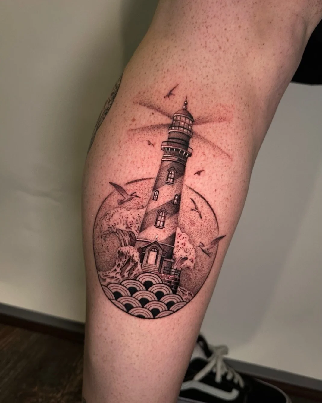 Lighthouse tattoo 🌊🗼
Done for @colm_maher a while back! 
Super happy with how this one came out and healed up!

📕 Now taking booking for May! 
Dm myself or @sandsoftimetattoo to book in! 

#tattoos #lighthouse #lighthousetattoo #finelineblackandgr