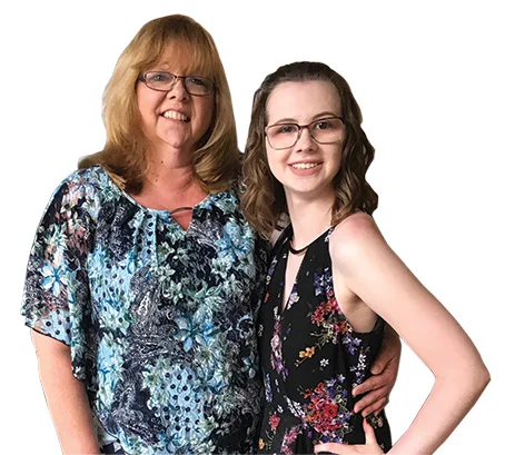 Sandy and ChelseaMallams ('21)