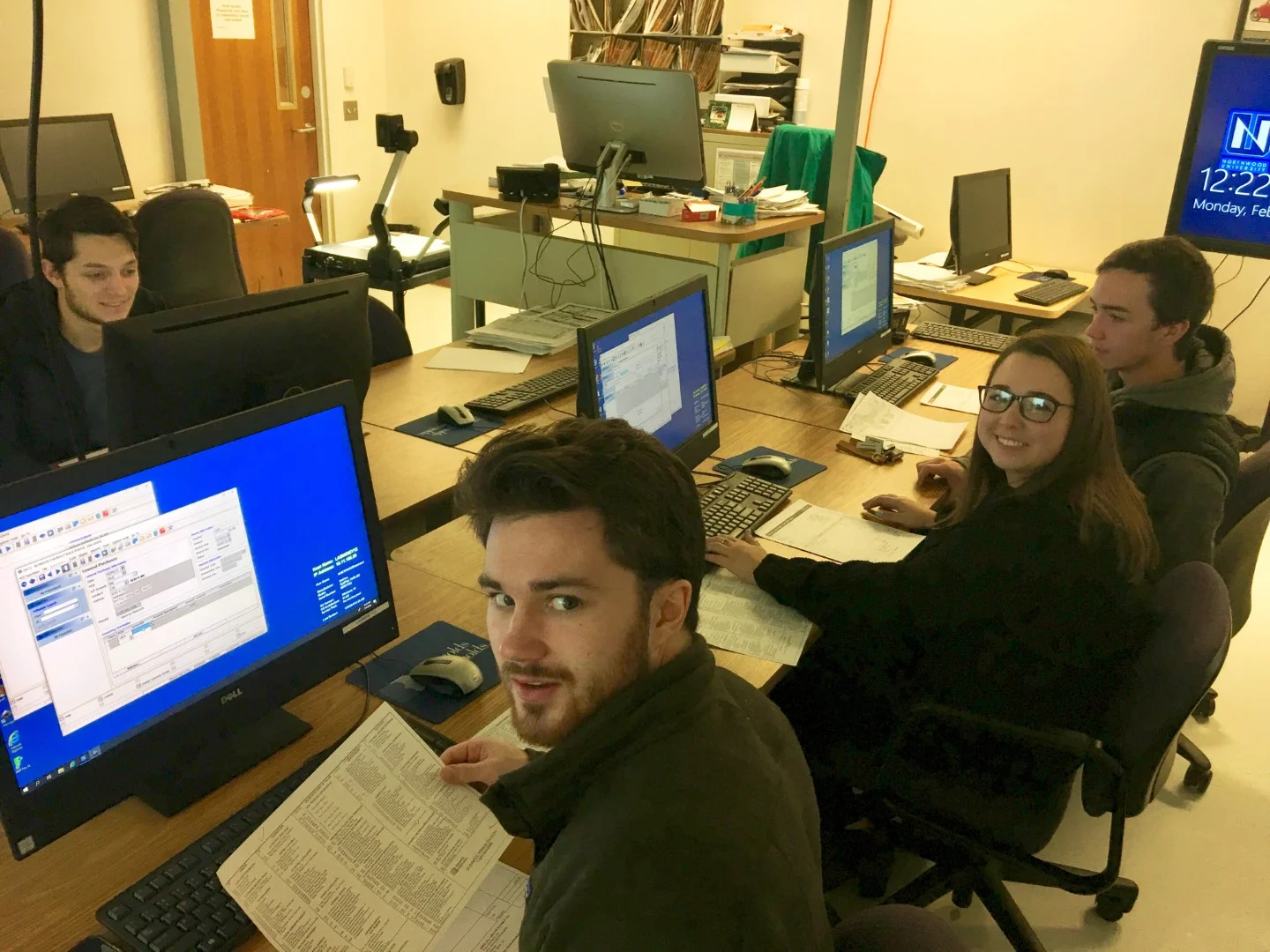 Jeff Bennett’s students learn dealership management concepts in the Reynolds and Reynolds Lab using ERA-IGNITE software found in dealerships around the country.