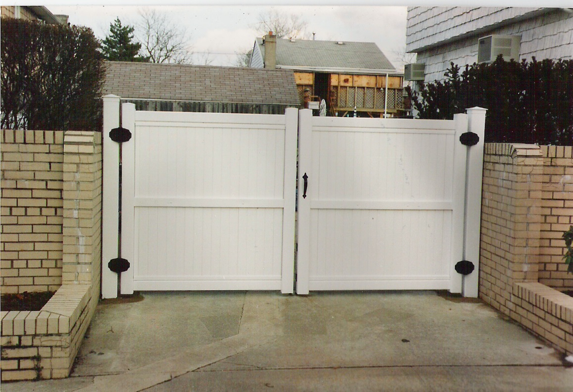 PVC Double Drive Gate