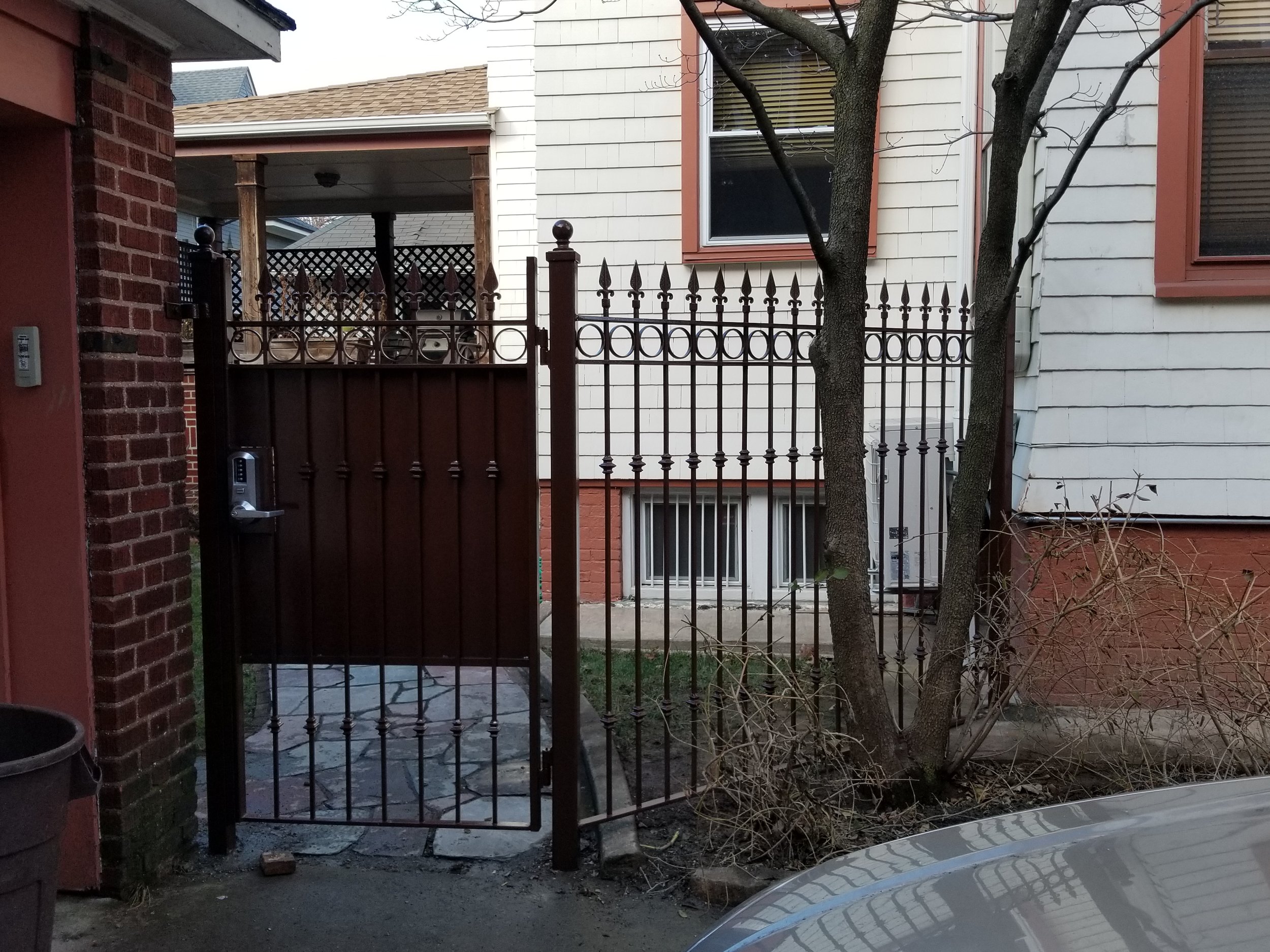 Steel door gate