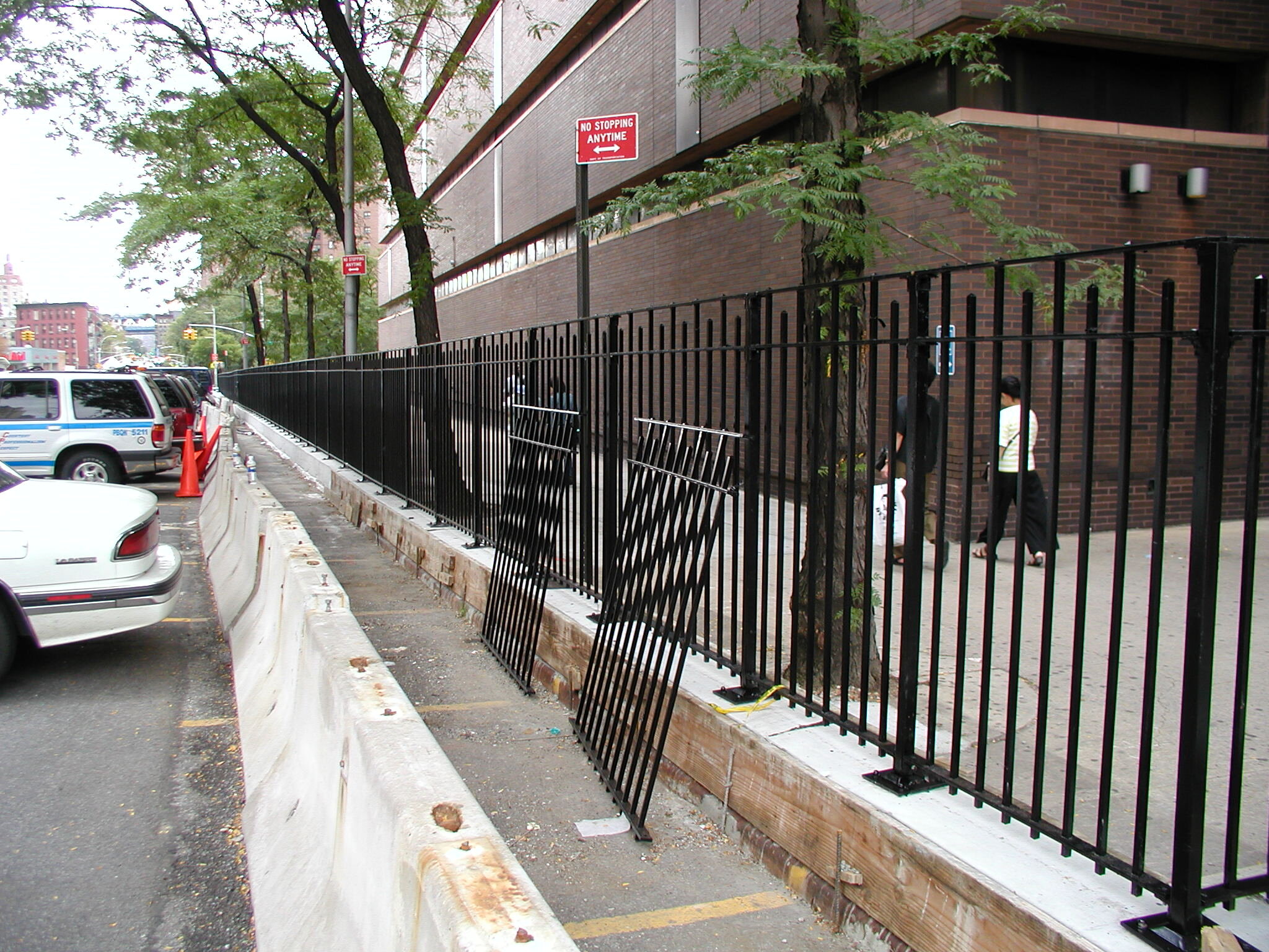 4 FOOT SOLID FENCE PLATED TO CUSTOM BUILT BURB.JPG