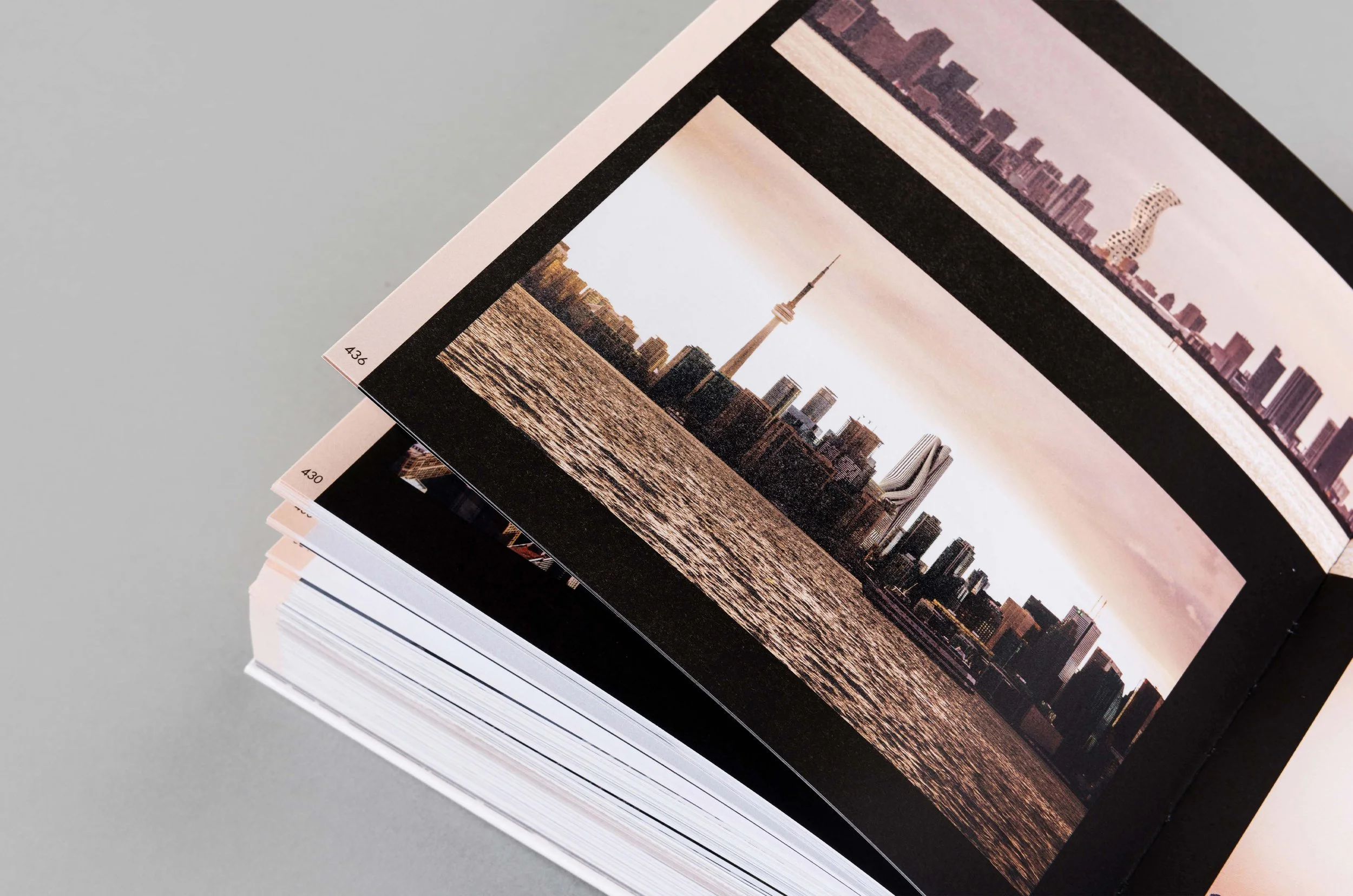 Hyperirrealism 3 (Book) - Julia Miceli Pitta.jpg