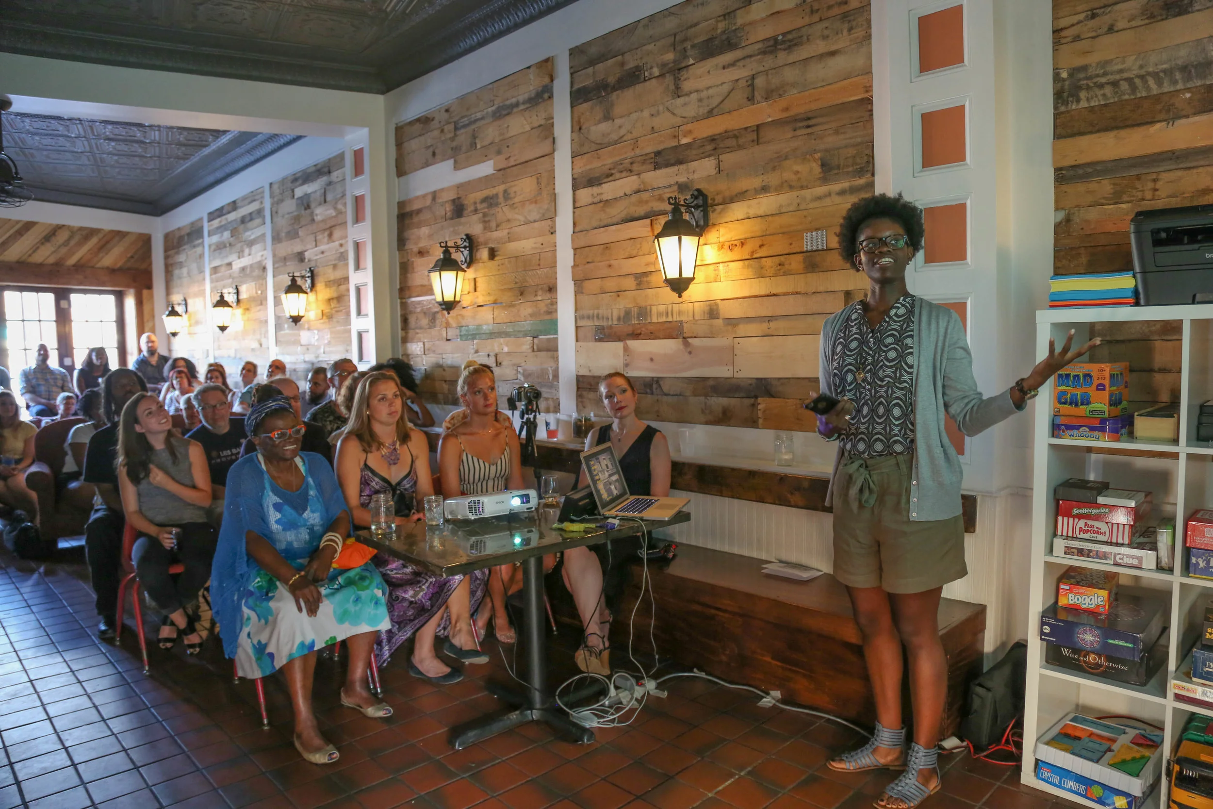 Artist presentation at SIX x ATE an artists talk and dinner series that started in 2013 and is now in its sixth season. Photo Johanna Lasner.