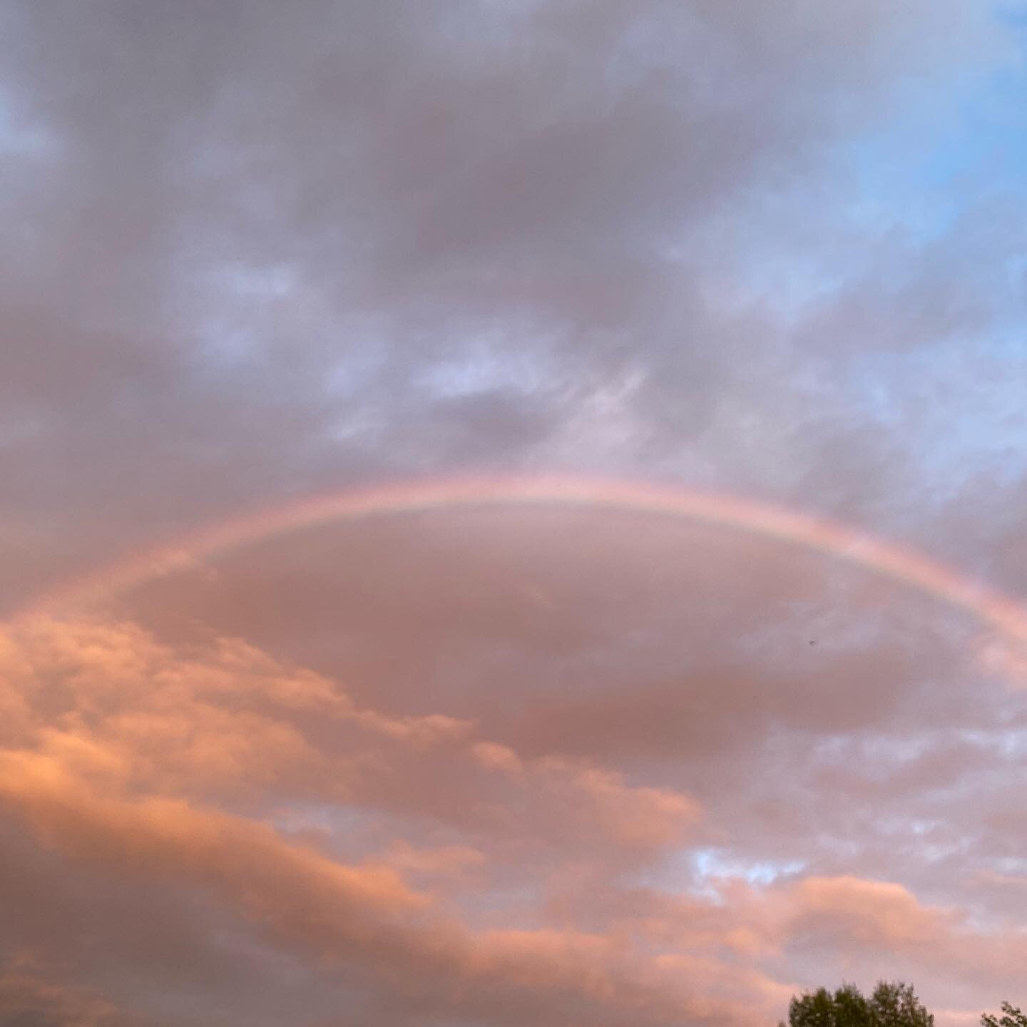 Now.
May 20, 2020
8:45 pm EST

#nownowair #nownow #nownowclass #nownowearth #nofilter #thenoticing #lookup #skbgstudio #chasinglight