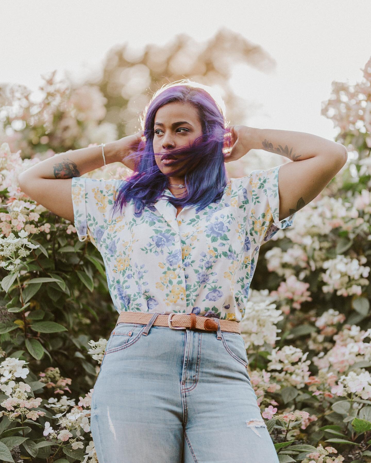 this shoot with @paper.heart.gallery (a fellow plant-lover) was so energizing 🥰 it&rsquo;s kind of amazing how, even in the heat, shoots go by so fast because it&rsquo;s just fun&hellip;??? this one felt so dreamy and beautiful - and we found so man