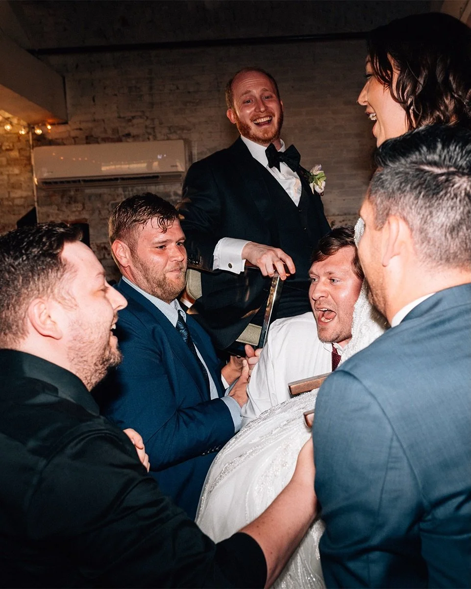 hope everyone has the most fun tonight ☺️🥂🍾🪩

@hayluk_ @ember_eventmanagement @poseyletterpress @thecrackerfactory @atelier212co @timberstonegrill @stellasbridal @ewaperry @encoreevents @dream_cakes_bylucy @onecustomclothier