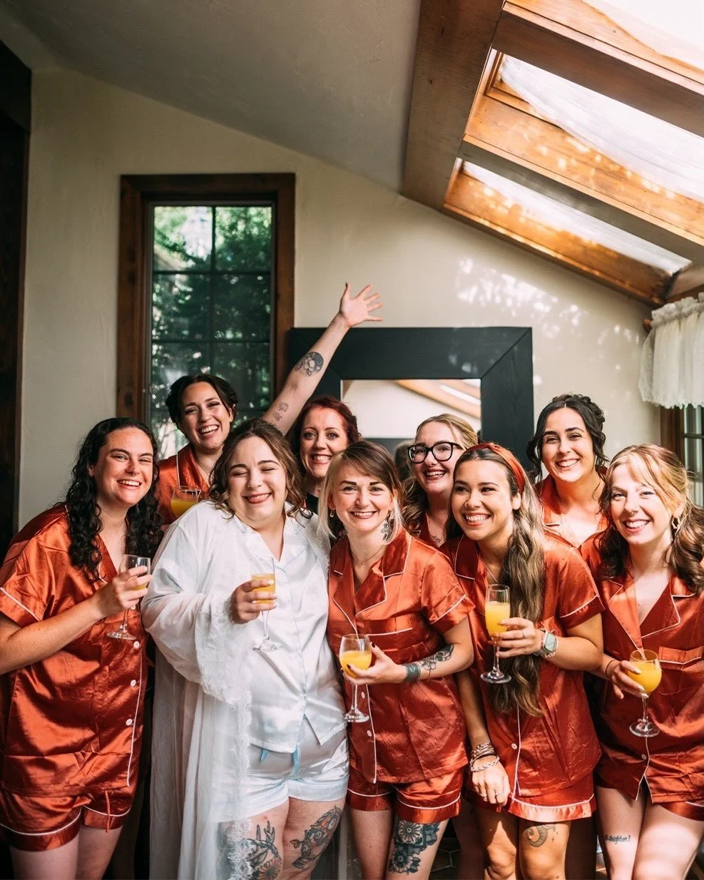 wishing it were this temperature again right now 😭 

@waterurplantspls @zavendonoian
⠀⠀⠀⠀⠀⠀⠀⠀⠀
Venue | Fern Hill Barn by Wedgewood Weddings @wedgewoodweddings
DJ | Adam at Greg Bedard DJ's @djgregb1
Hair | Aprille Ataham @aprille_atahan