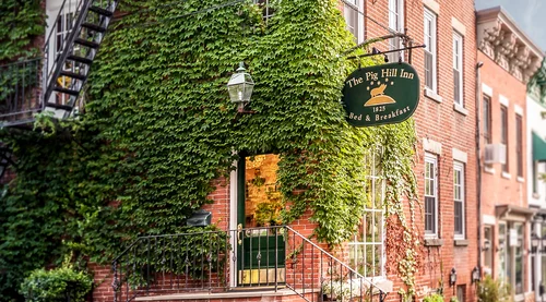 Pig Hill Inn
