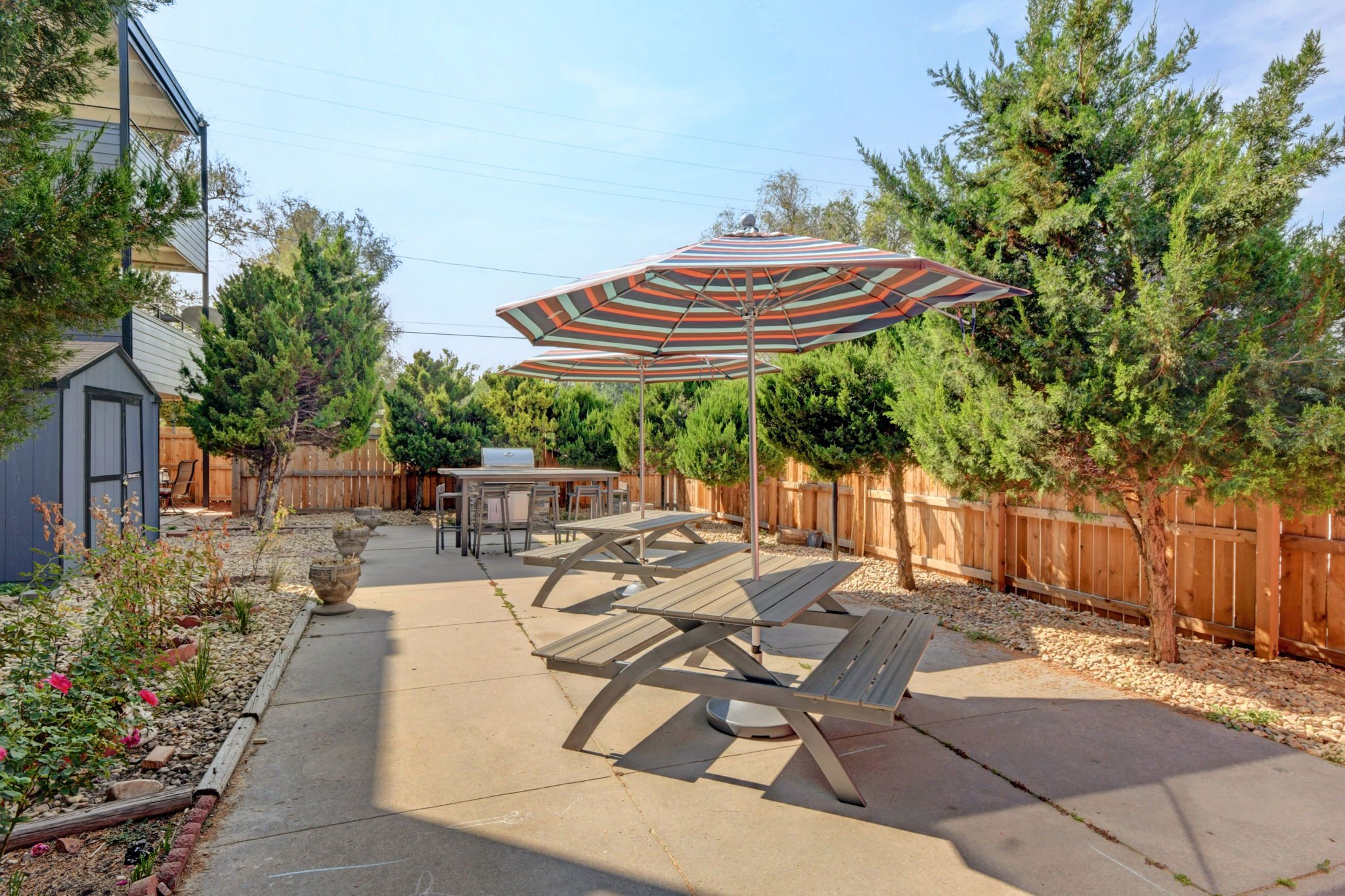 27-web-or-mls-Patio.jpg