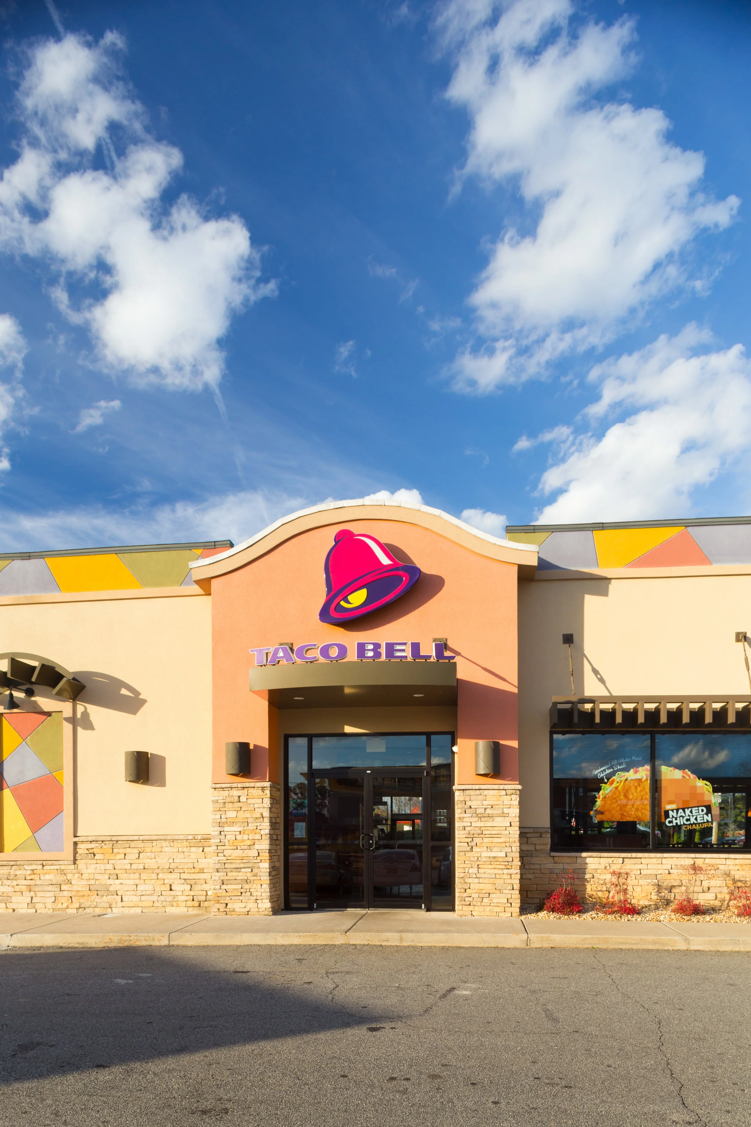 The exterior storefront of Taco Bell at Parkaire Landing
