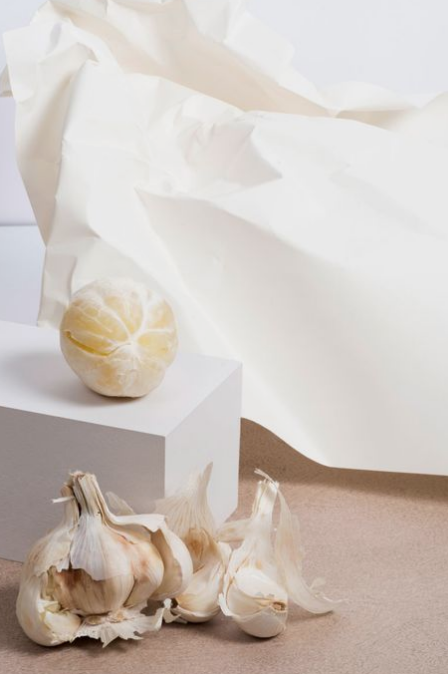 color story: garlic
