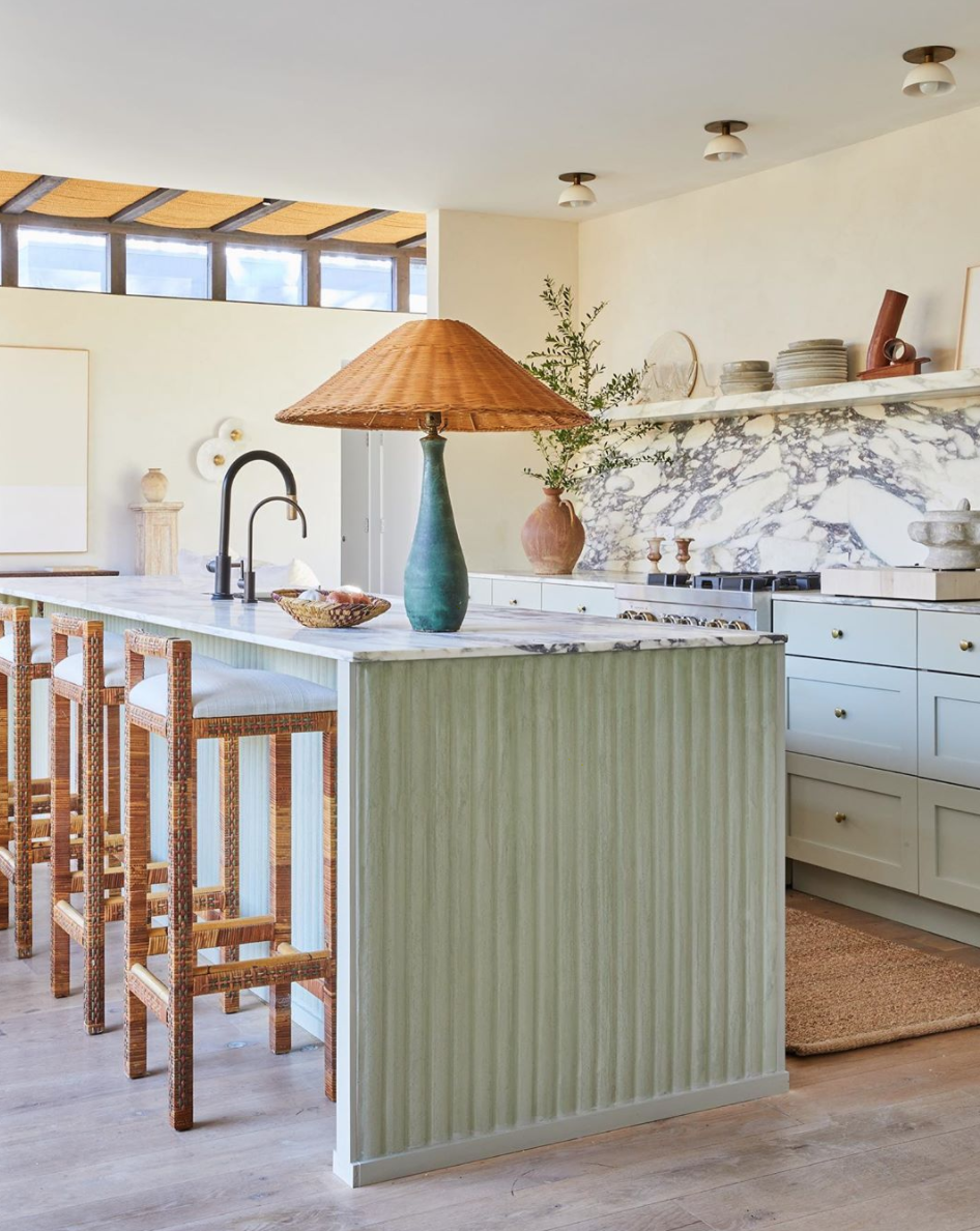 modern kitchen lighting trends, lamps in kitchen, accent lighting trends