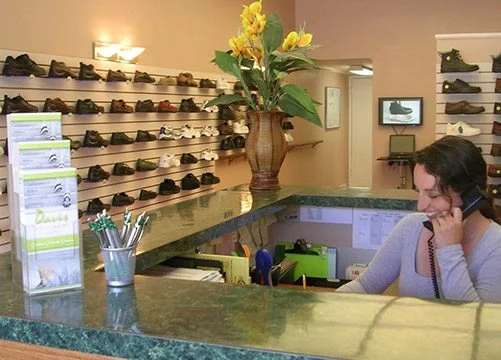 AMY-AT-FRONT-DESK-1024x768-1.jpg