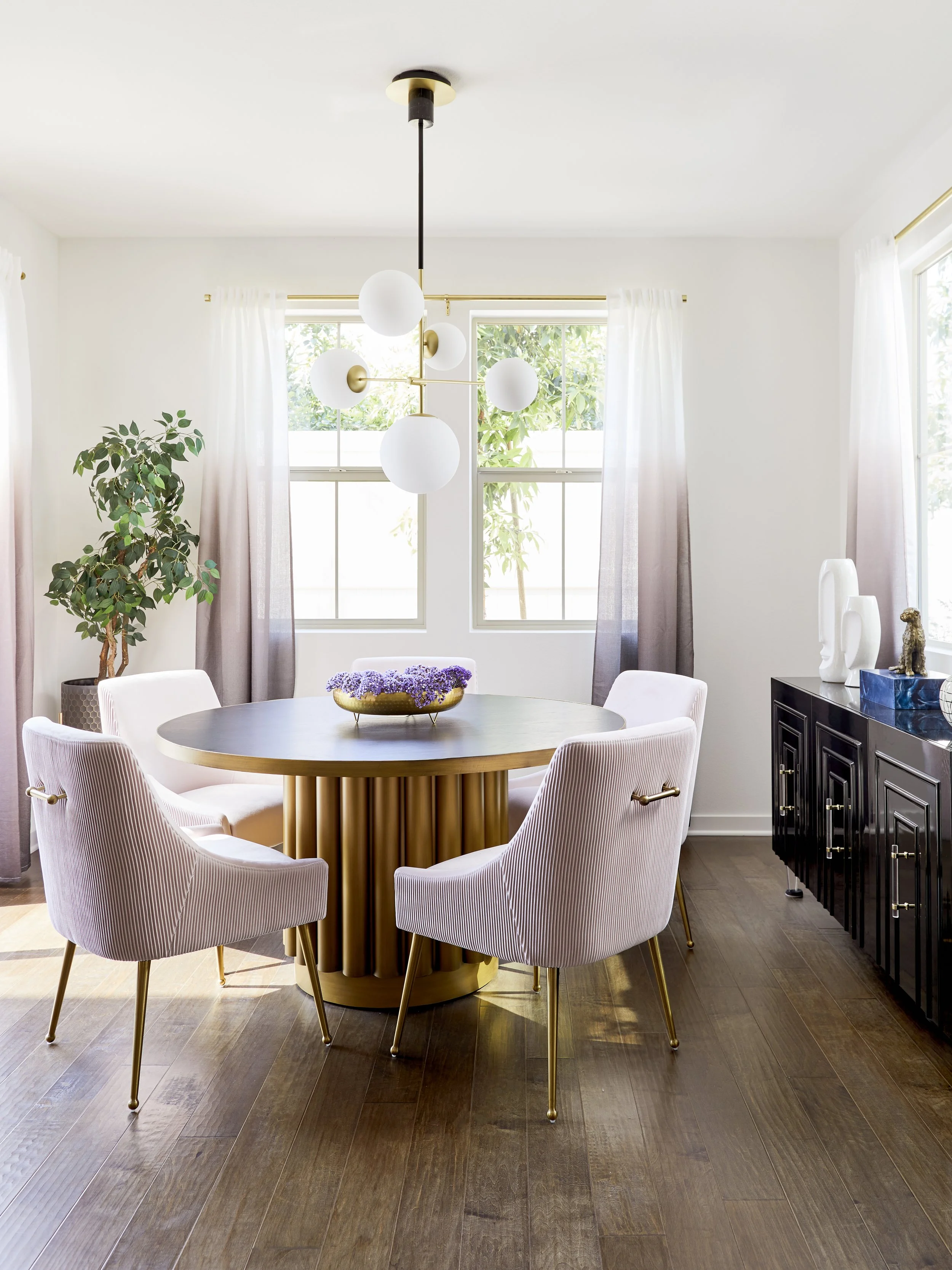 Houzz Feature: 20 Dining Rooms With Chic Chandeliers and Pendant Lights