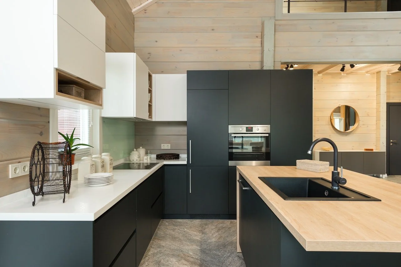 Creating the Ideal Enclosed Kitchen Design: Tips to Follow