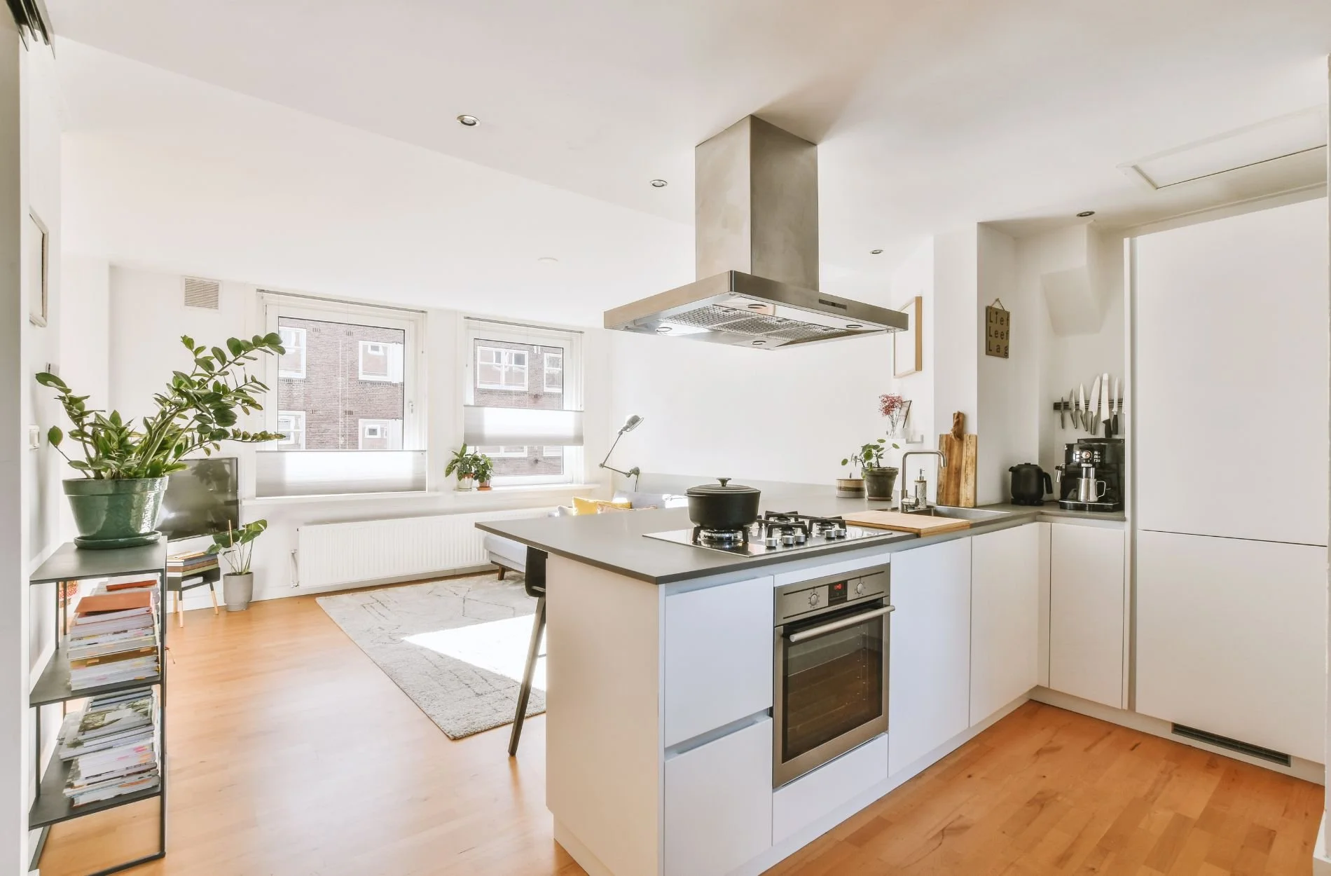 Maximizing Small Kitchen Spaces: Design Tips for Long Beach Homeowners