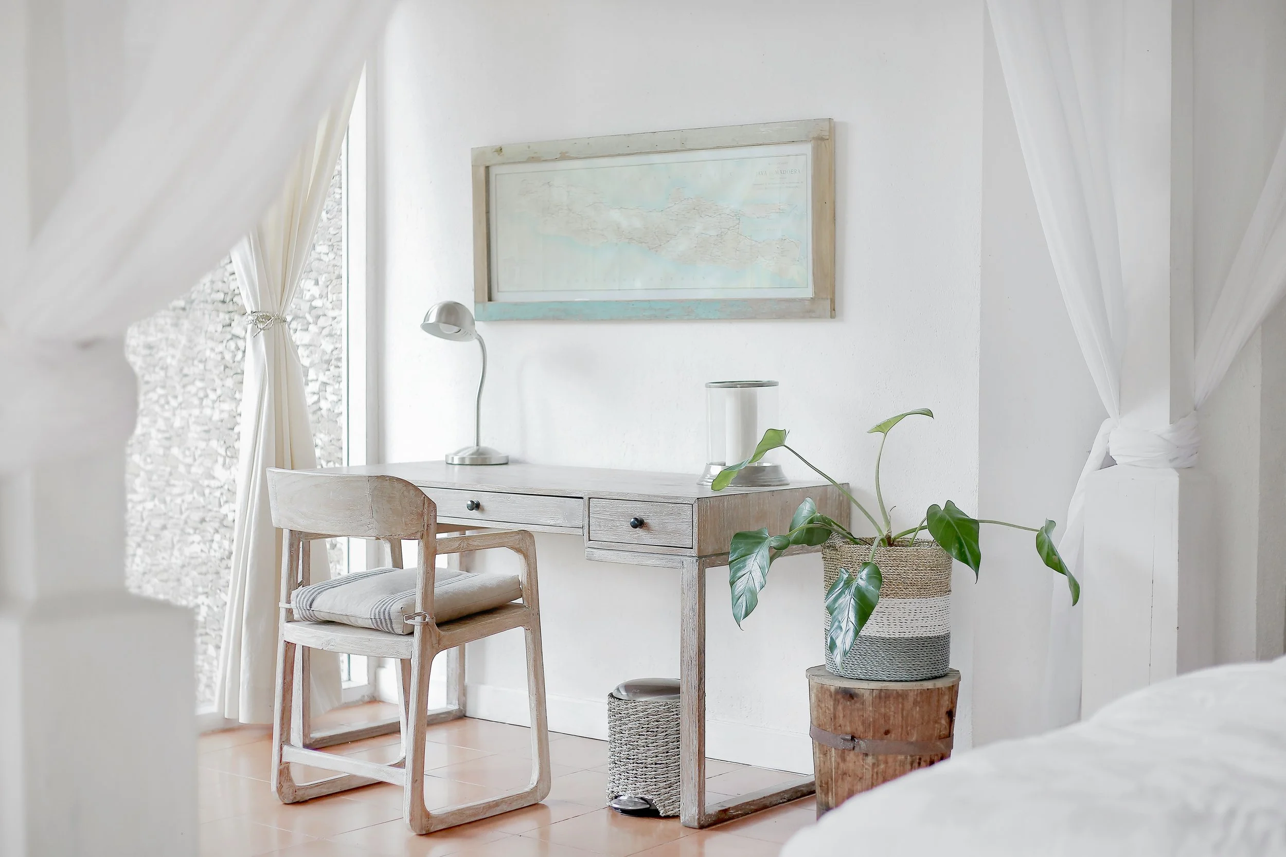 Minimalist Interior Design: Tips for a Sleek, Uncluttered, and Timeless Home Aesthetic