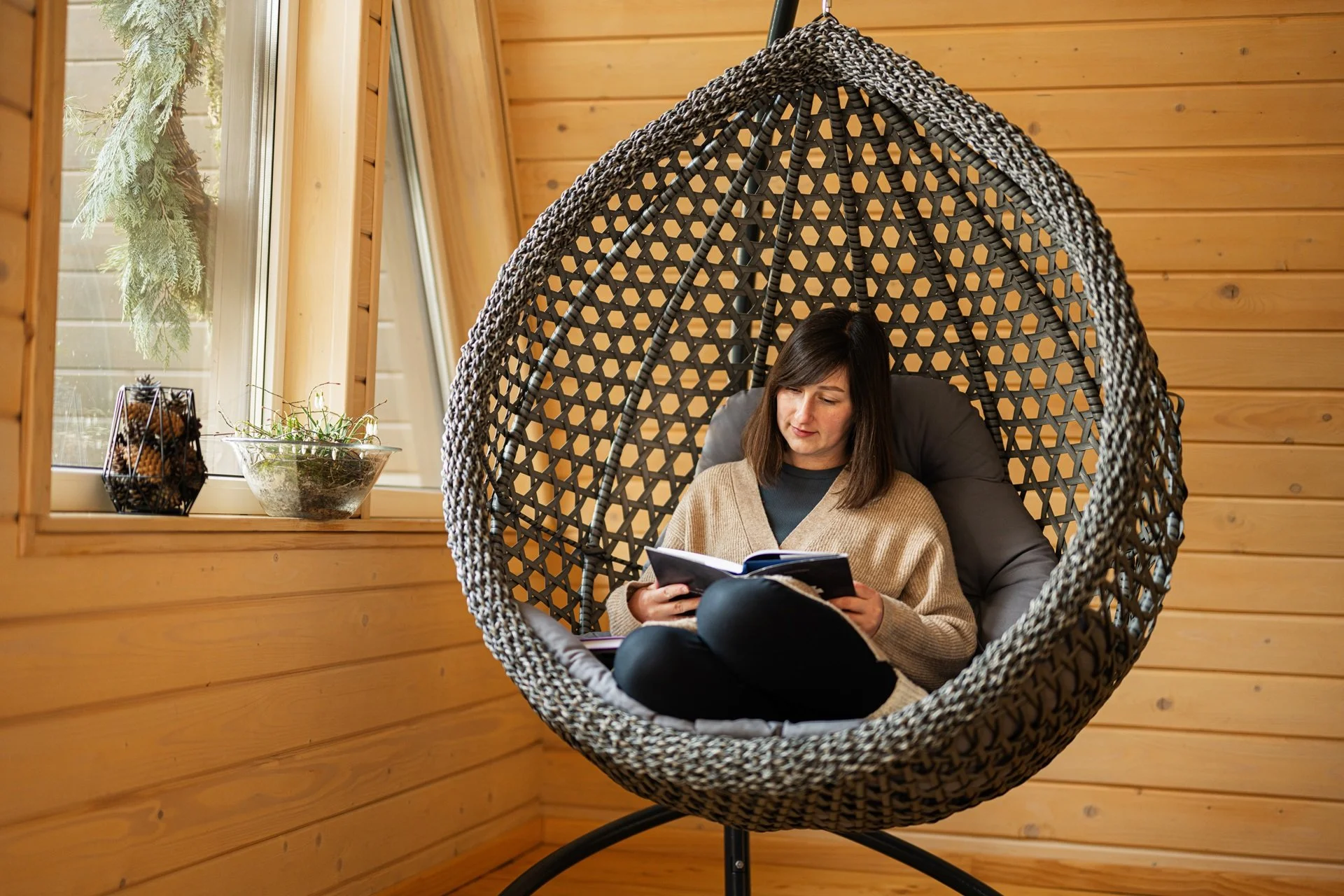Design the Perfect Reading Nook for Your Home: Cozy, Functional, and Personalized
