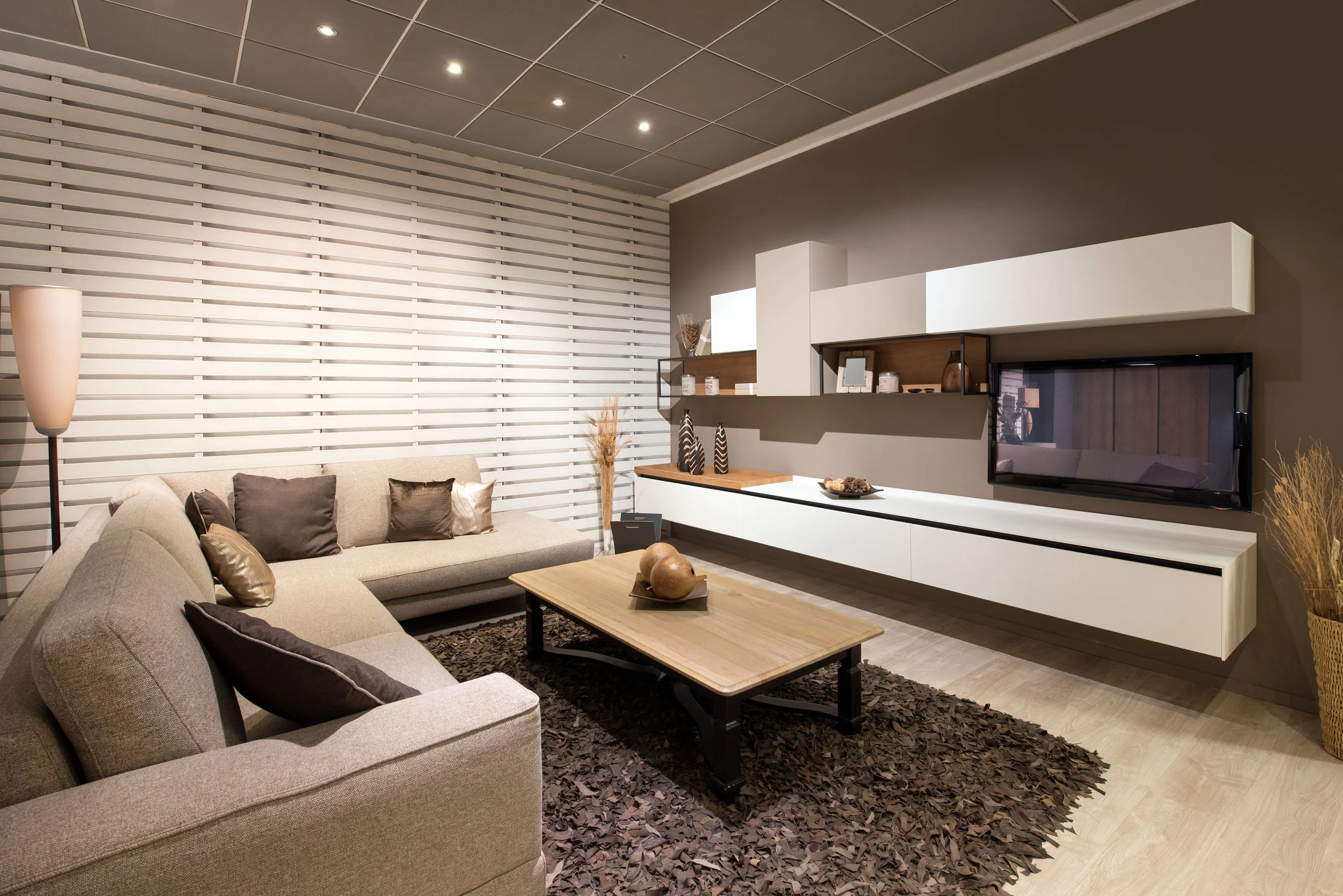 Transforming Your Living Room into a Chic and Cozy Retreat